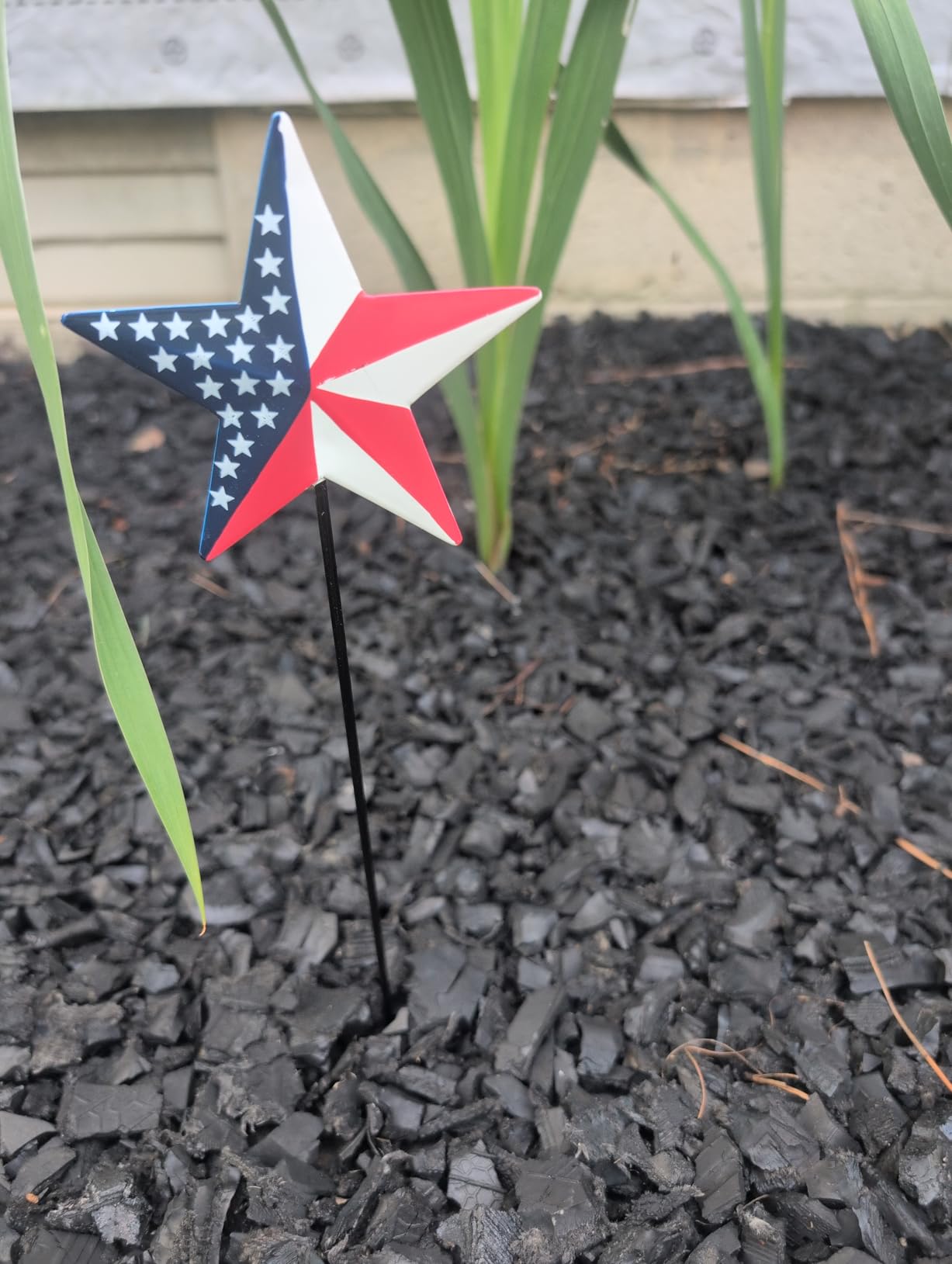 hogardeck 4th of July Decorations Outdoor, 6 PCS Metal Patriot Star Decorative Garden Stakes for Fourth of July Decorations, Patriotic Yard Signs for Garden Memorial Day Decorations customer photo 2