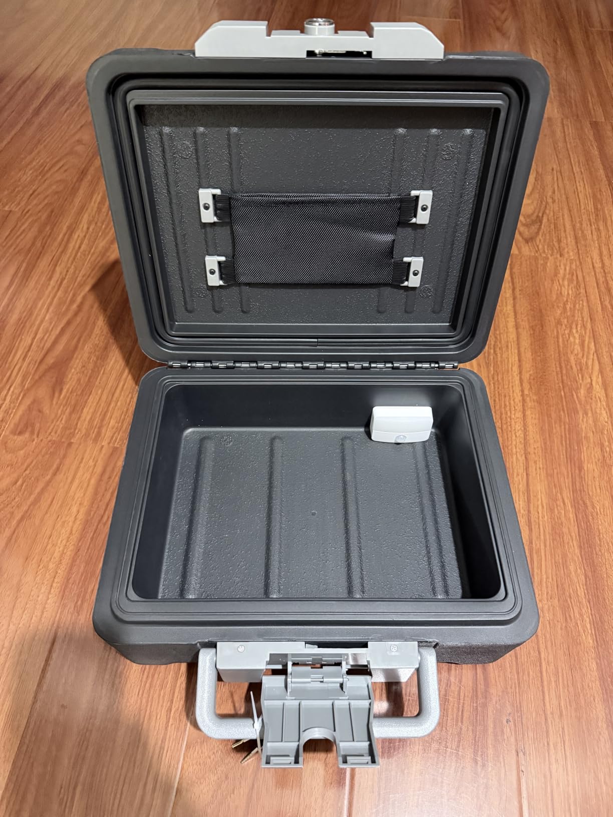 Fireproof and Waterproof Safe, fire safe document box with Sensor light, Portable Lock Box with Key Lock and Ergonomic Handle, 1 Hour at 1700°F, 72 Hours Waterproof customer photo 1