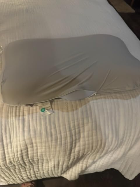Bedsure Cervical Neck Pillow - Memory Foam Pillows for Ergonomic Orthopedic Pillow for Neck Pain Relief, Double - Sided Design Shape Gently Cradles Head & Provides for Side & Back Sleepers customer photo 2