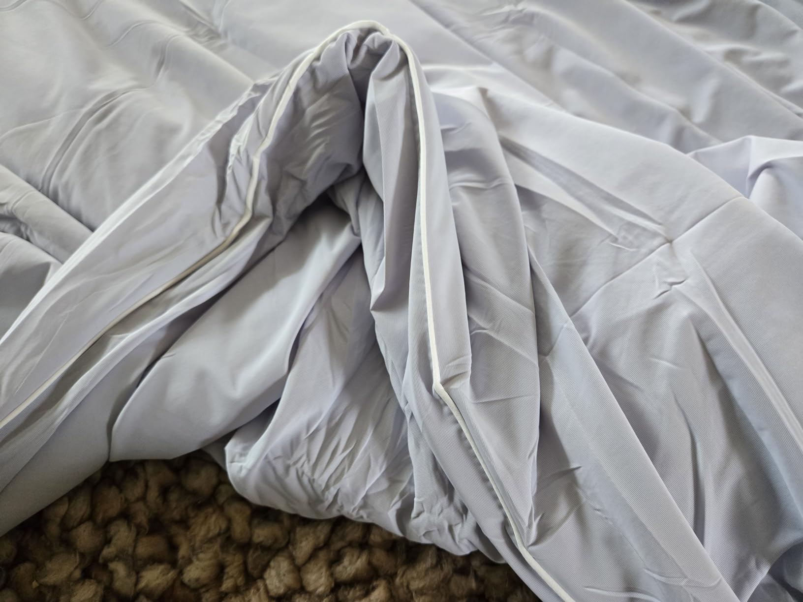 Summer Cooling Comforter Queen Size, Gray, 90 x 90 Inches | Double-Sided Cooling Blanket Summer Quilt For Hot Sleepers, Night Sweats, Lightweight, Soft, Silky, Breathable, Hypoallergenic customer photo 2