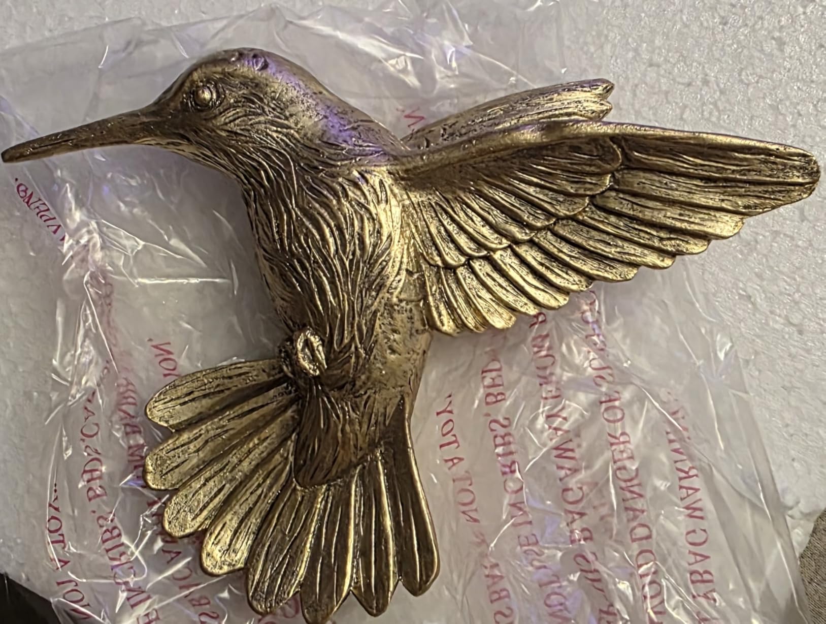 GUSFREUD 3D Hummingbird Wall Decor Set - Brass Resin Bird Wall Decor for Living Room, Bedroom and Gallery Walls - Vintage Gold - Set of 3 customer photo 2