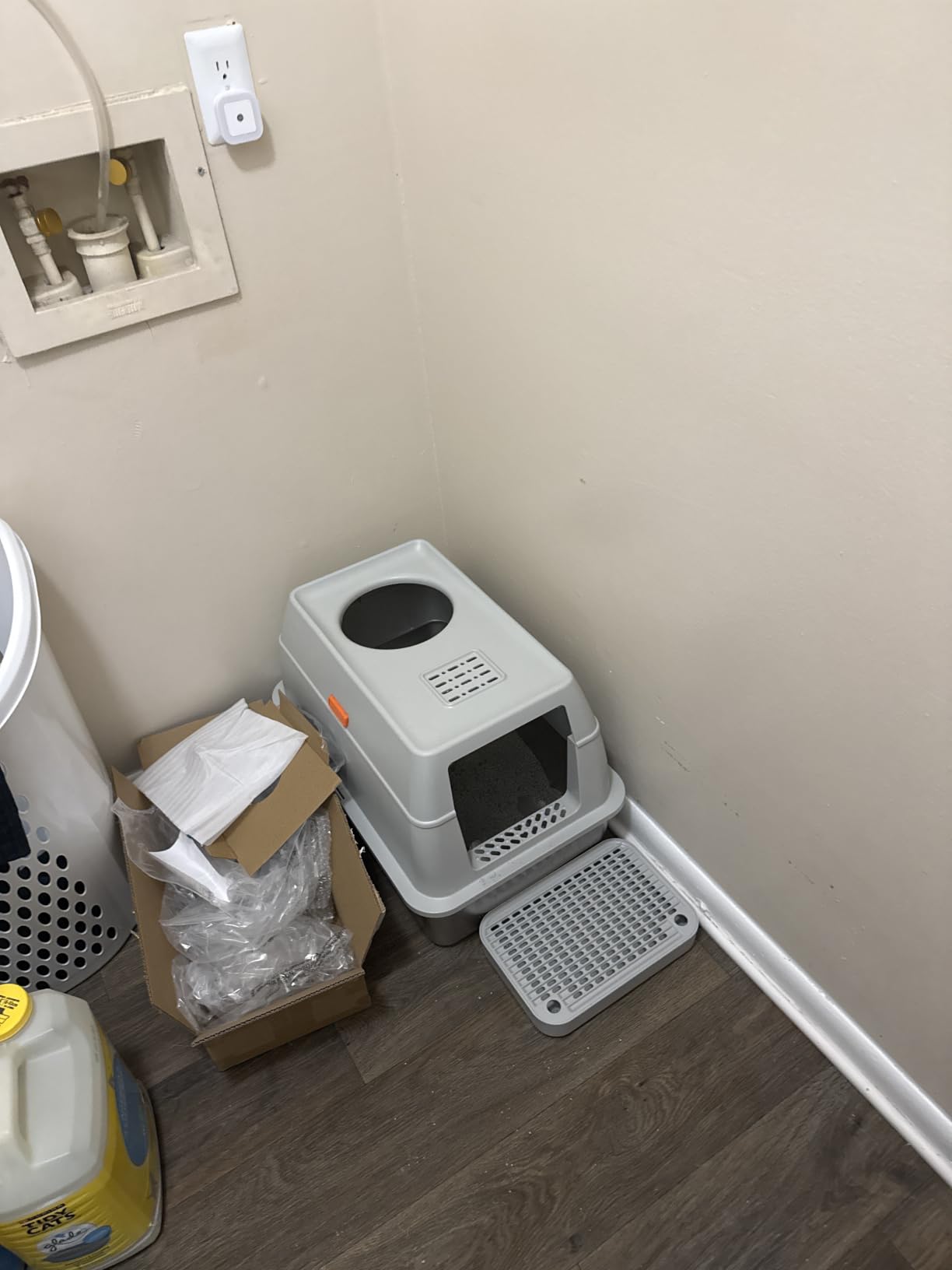 XL Enclosed Stainless Steel Litter Box with Lid, Light Gray | Covered, High Sided, Rustproof & Leak Proof, Easy Clean, Odor Control, Includes Scoop & Step customer photo 2