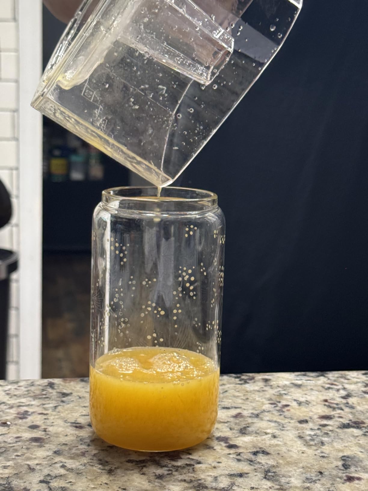 Astralship Citrus Juicer Machine Electric Orange & Lemon Squeezer with Stainless Steel Base, 24oz Pitcher, Pressure-Activated, 2 Cones & Pulp Filter for Orange, Lemon, Grapefruit Juice customer photo 2
