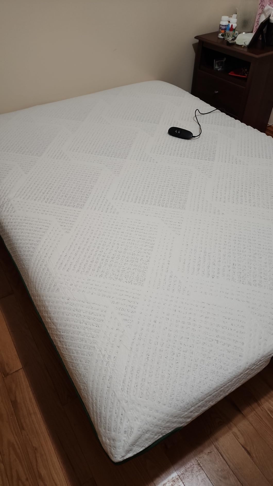 Softa Queen Adjustable Bed Frame, Head & Foot Lift, Electric Bed Base with Remote Control, Whisper Quiet Motor, Oxford Fabric Bedspread, Mattress Holder, Easy Assembly customer photo 1