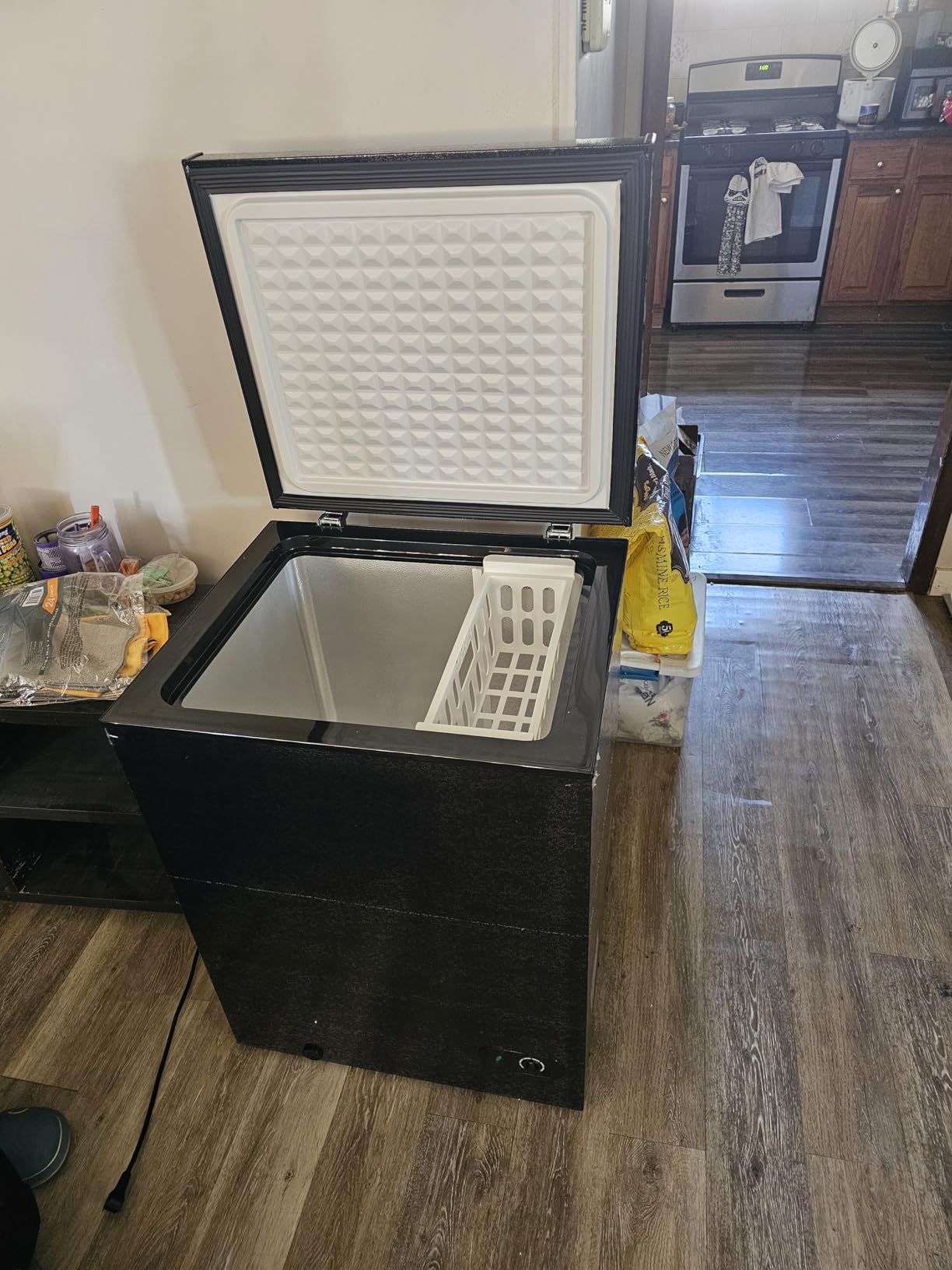 TABU 10.0 Cubic Feet Chest Freezer, Top Opening Large Deep Freezer, White | Compact, Freestanding, 7 Level Adjustable Thermostat & Removable Basket, Low Noise, Space-Saving (White, 10.0 Cu.Ft.) customer photo 2