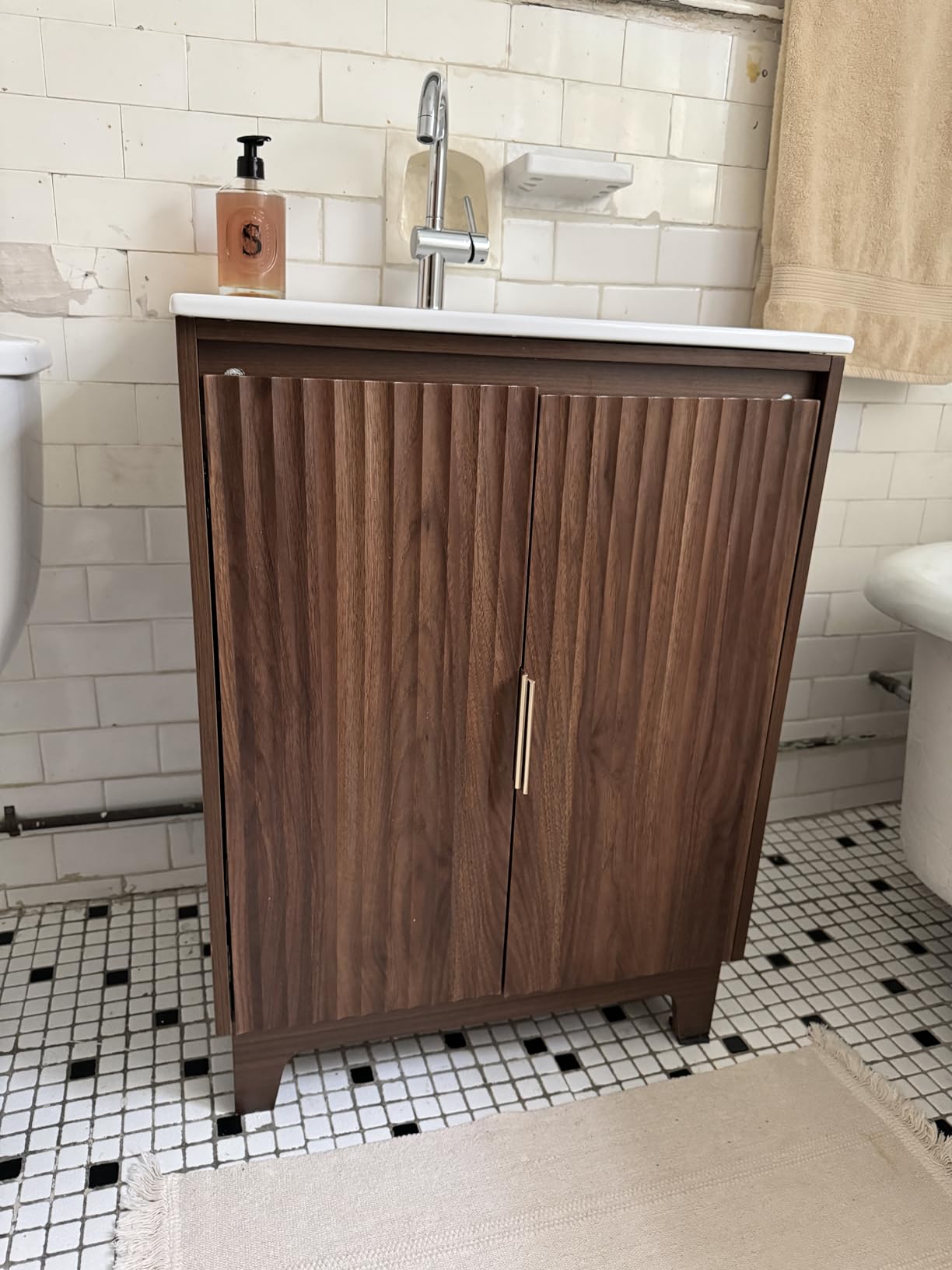 VINGLI 24 Inch Bathroom Vanity with Sink, Dark Walnut Freestanding Bathroom Cabinet with Ceramic Sink Top, Fluted Double Doors, Fixed U-Shaped Shelf and Open Back for Small Bathrooms customer photo 1