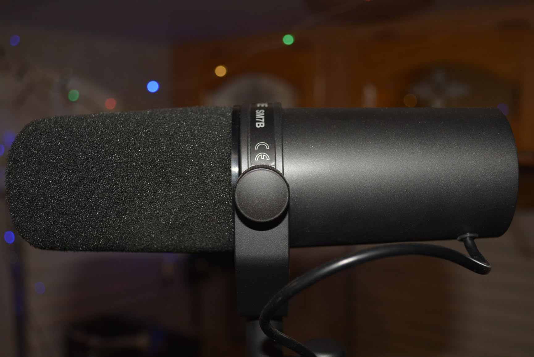 Shure SM7B Dynamic Vocal Microphone for Podcasting & Streaming customer photo 1