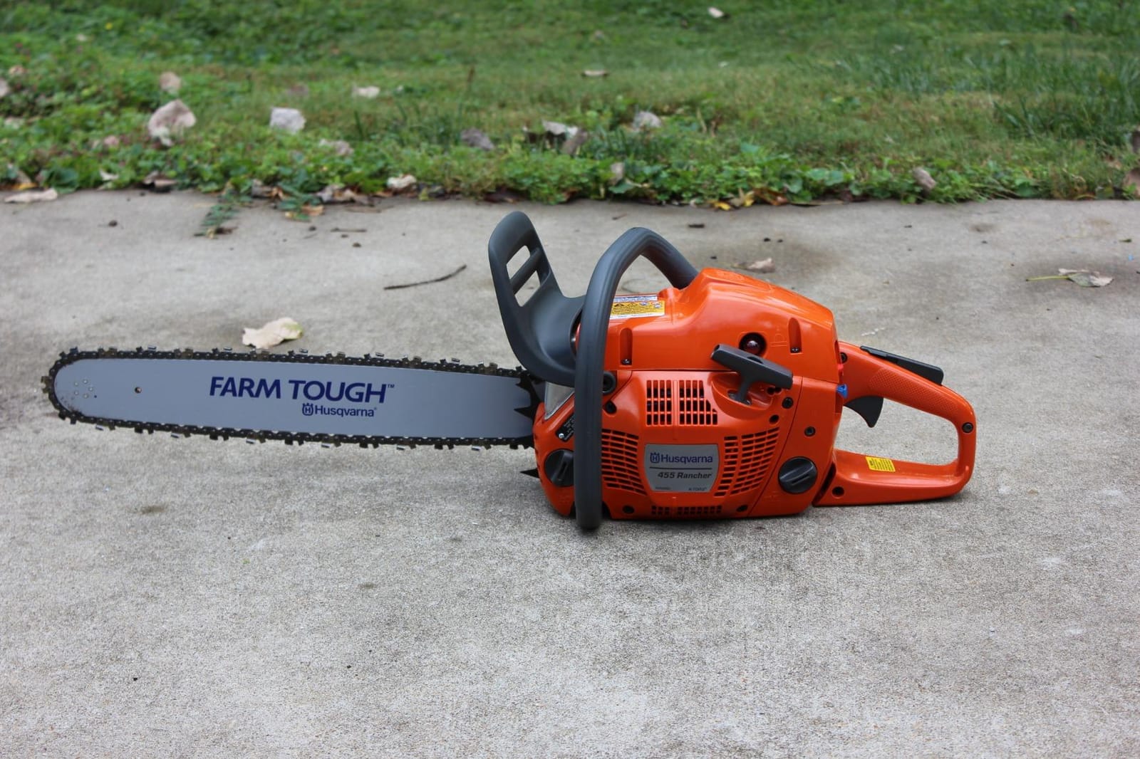 Husqvarna 965030298 455 Rancher 20-Inch 55-1/2cc 2-Stroke Gas-Powered Chain Saw, Orange (965030298) customer photo 1