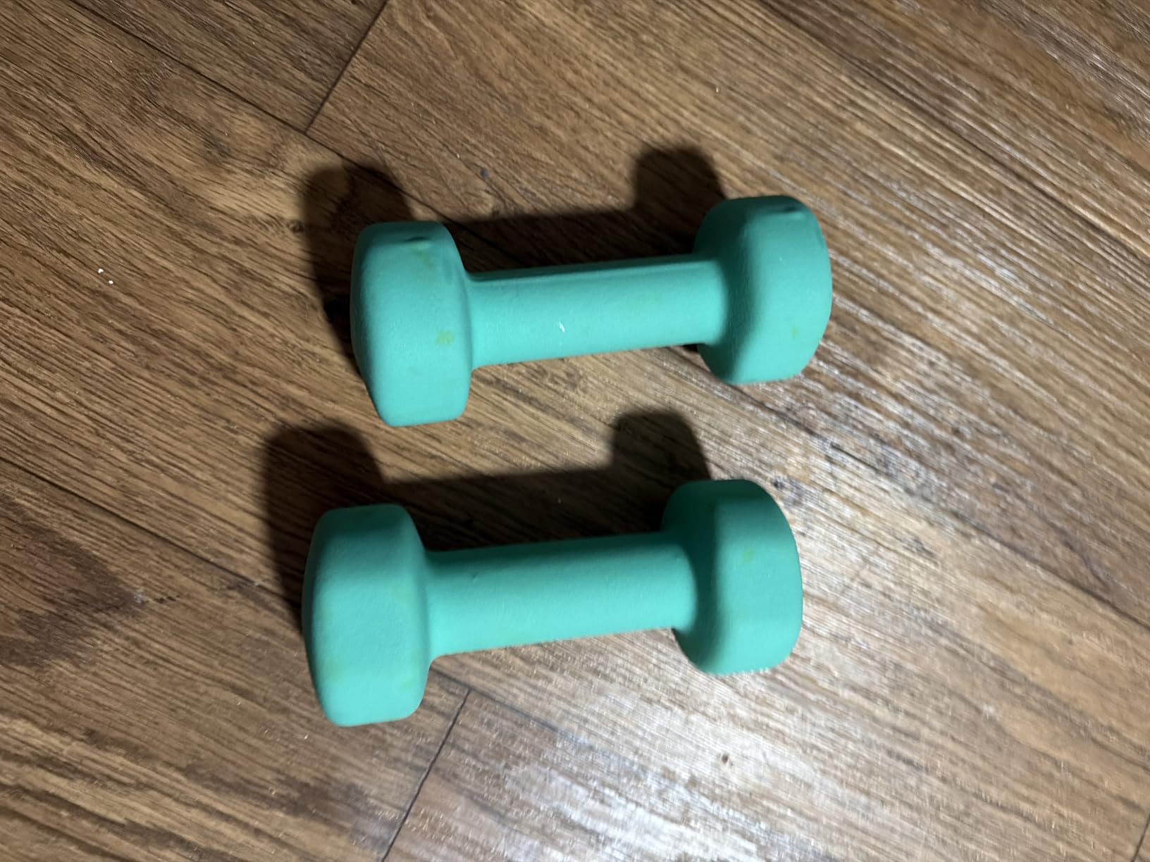 Yes4All Neoprene Coated Dumbbell Hand Weight Sets of 2 - Multiple Weight Options with 15 Colors, Anti-roll, Anti-Slip, Hexagon Shape customer photo 1
