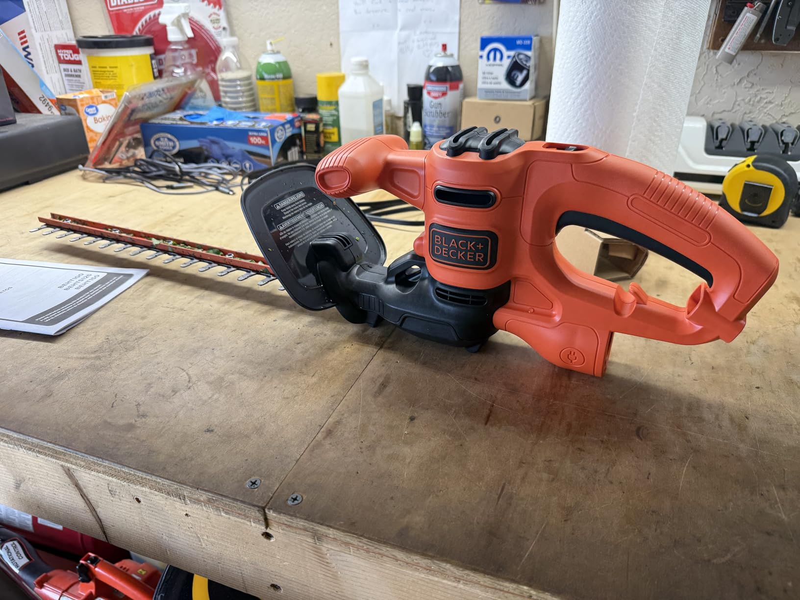 BLACK+DECKER Electric Hedge Trimmer, 17-Inch Corded 3.2 Amp, Dual Action, Reduced Vibration, Cleaner Cut, Lightweight, 3800 Cuts per Min (BEHT150) customer photo 2