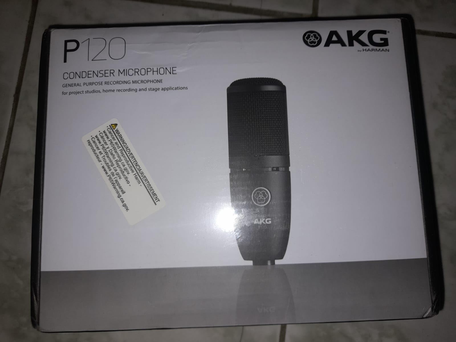 AKG Pro Audio P120 - Affordable 2/3-Inch Diaphragm Condenser Microphone for Clear Vocals & Instruments. Studio Recording or Live. XLR Connector. Black customer photo 2