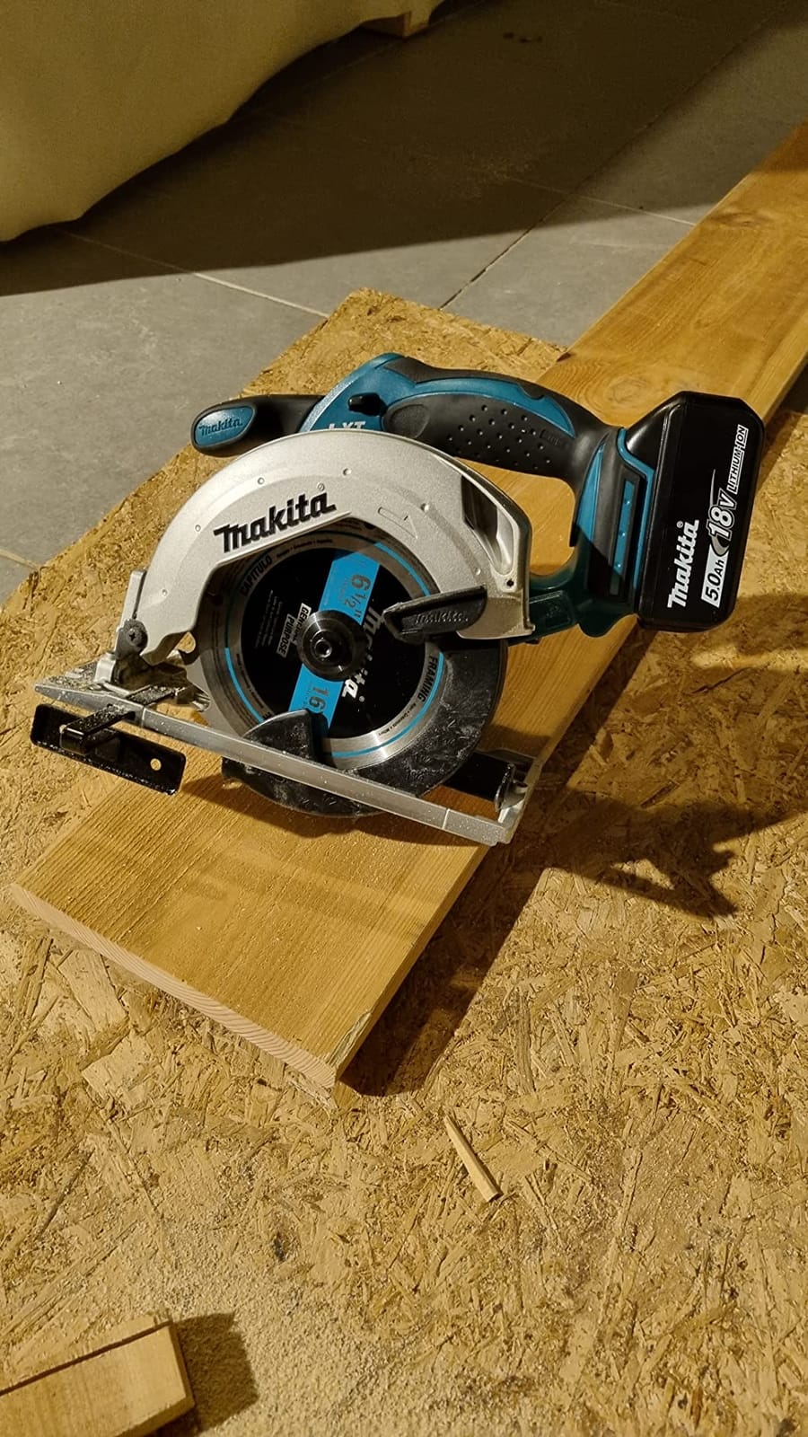 Makita XSS02Z 18V LXT Lithium-Ion Cordless 6-1/2