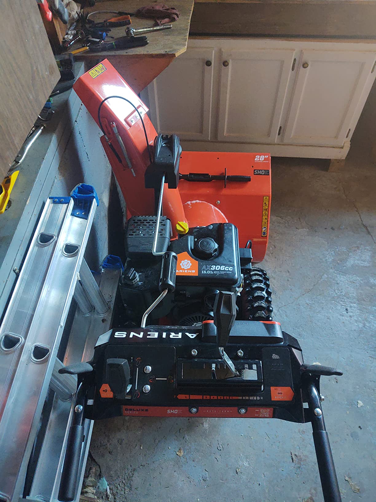 Ariens ST28DLE Deluxe SHO 28 in. Two-Stage Electric Start Gas Snow Blower customer photo 1