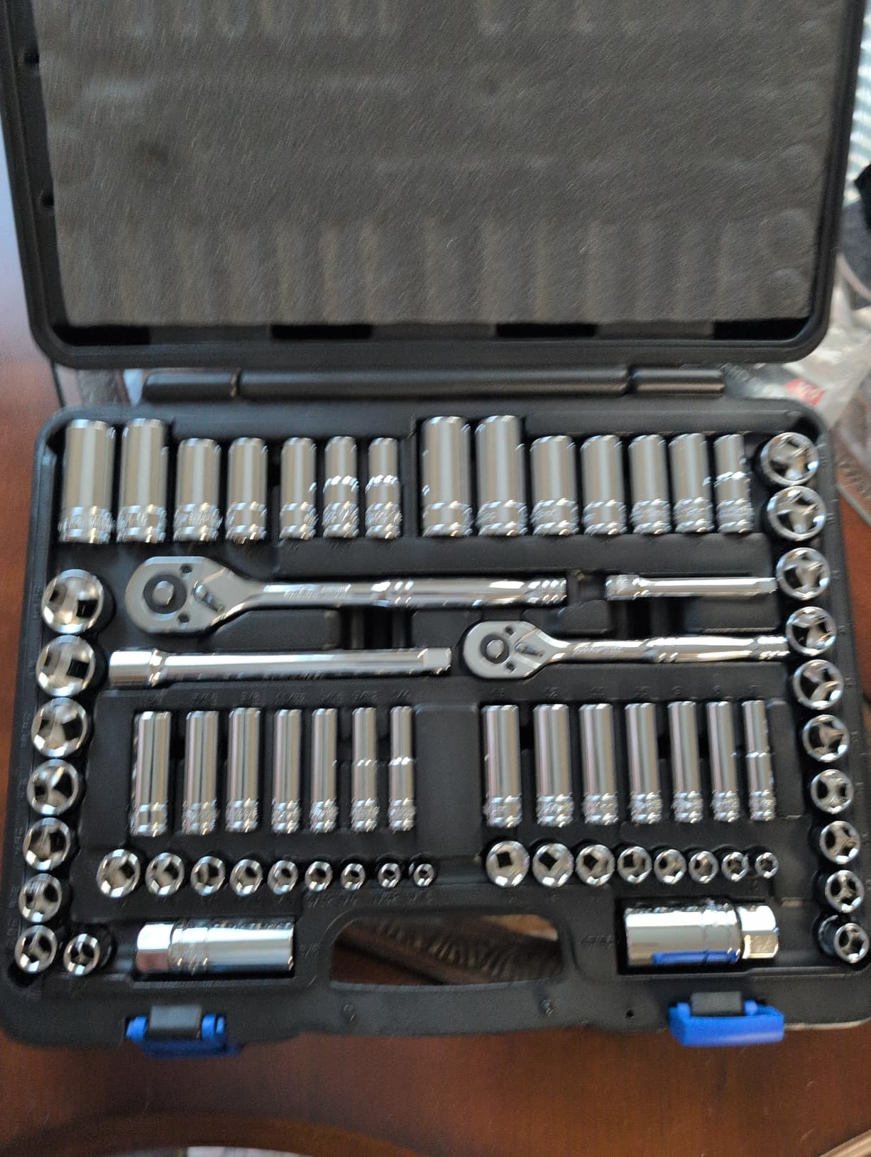 EPAuto 69 Pieces 1/4-Inch & 3/8-Inch Drive Socket Set, Pear Head Ratchet customer photo 2