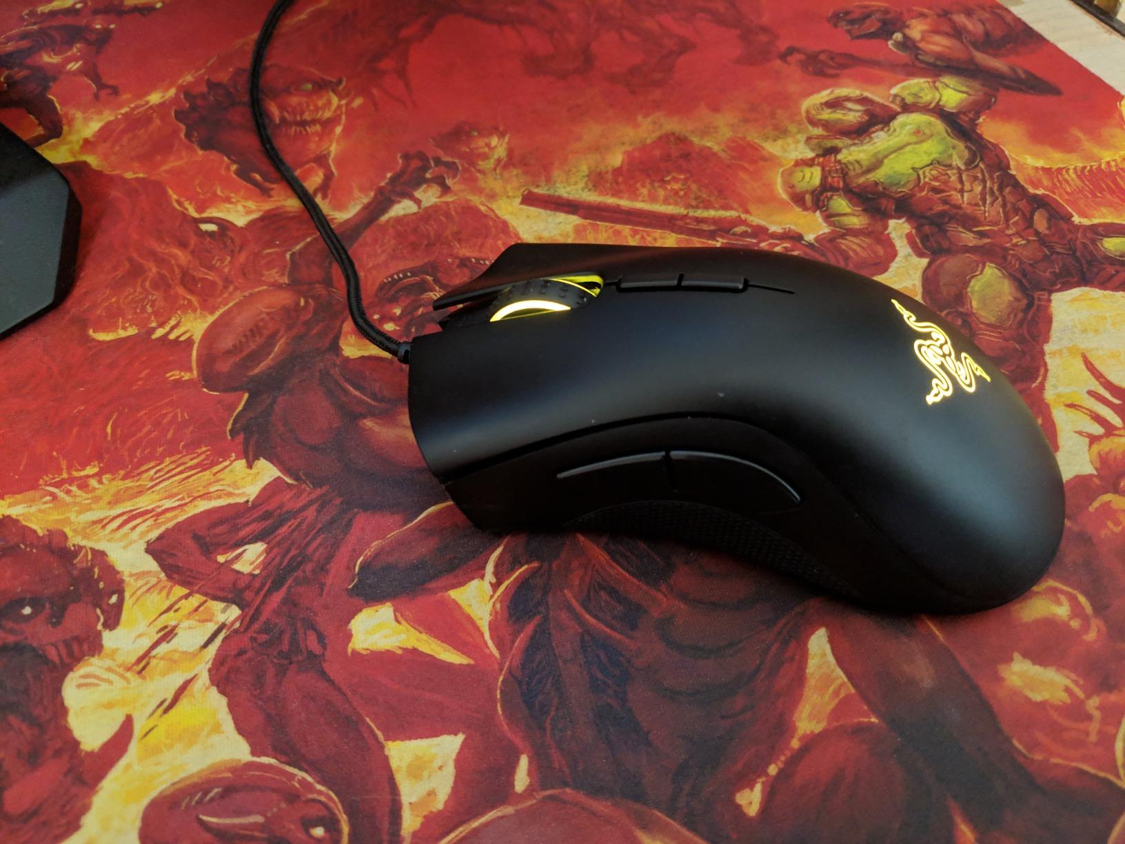 Razer DeathAdder Elite Gaming Mouse: 16,000 DPI Optical Sensor - Chroma RGB Lighting - 7 Programmable Buttons - Mechanical Switches - Rubber Side Grips - Matte Black customer photo 1