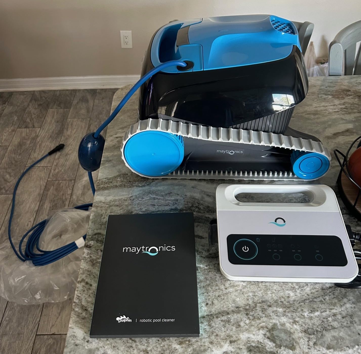 Dolphin Nautilus CC Automatic Robotic Pool Vacuum Cleaner, Wall Climbing Scrubber Brush, Top Load Filter Access, Ideal for Above/In-Ground Pools up to 33 FT in Length customer photo 2