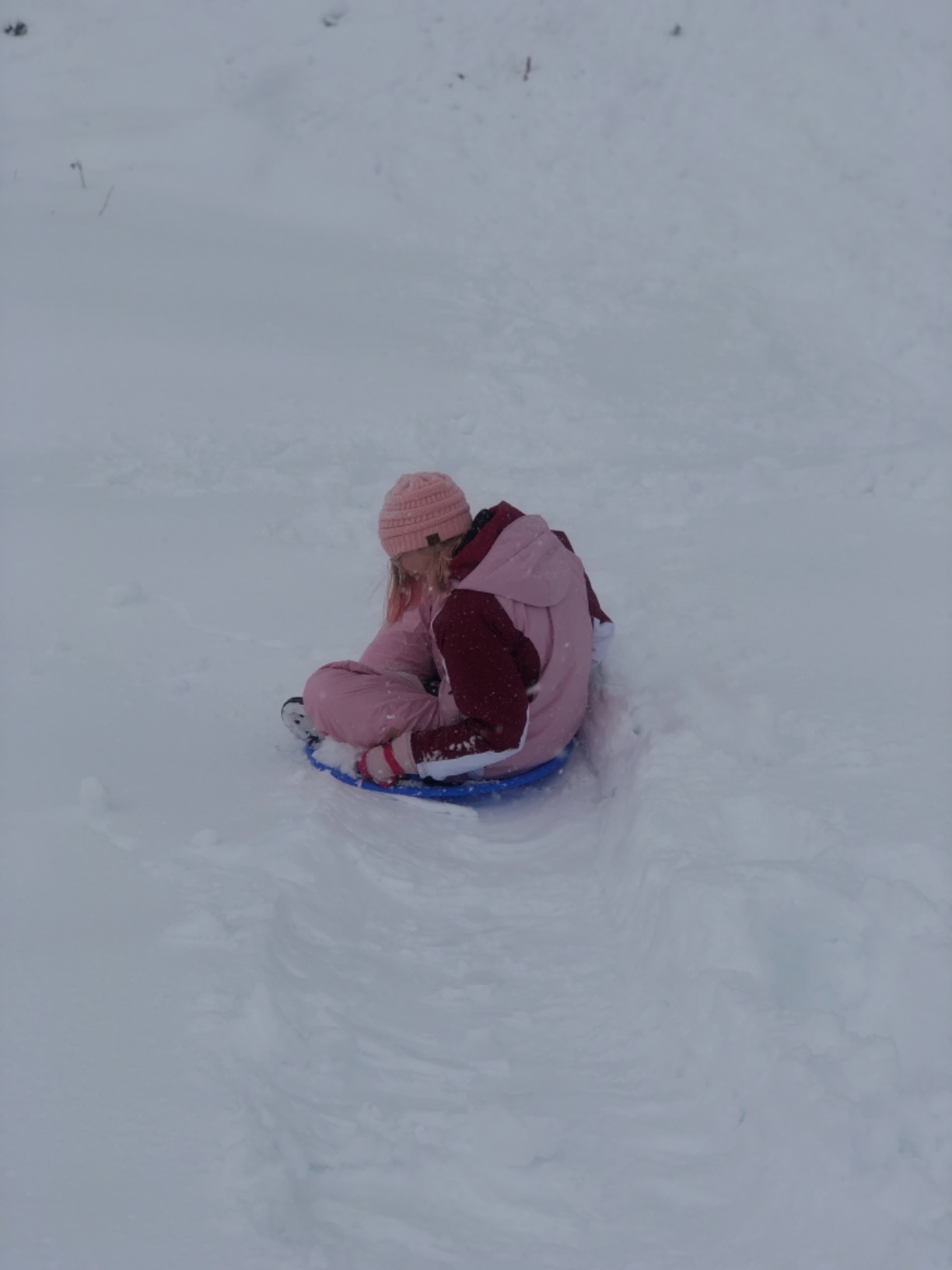 Slippery Racer Heavy-Duty Cold Resistant Downhill Pro Adults and Kids Plastic Outdoor Winter Saucer Disc Snow Sled with Handles customer photo 1