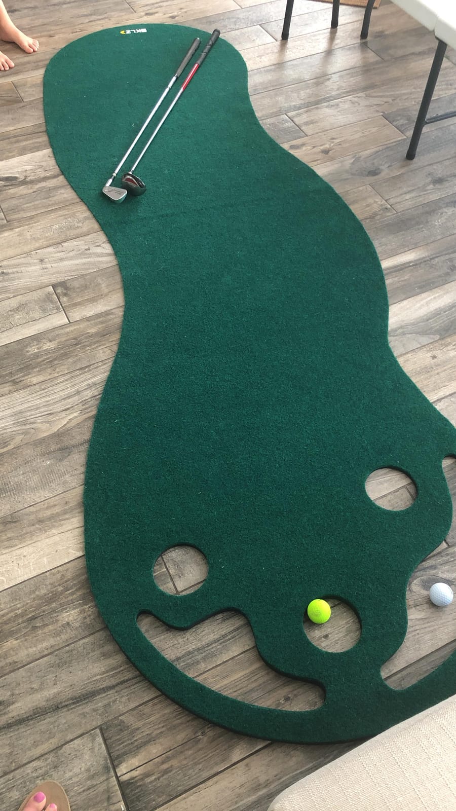 SKLZ Putting Green: Perfect Your Golf Skills with Realistic Home Practice - Improve Your Putting Stroke, Lower Your Scores, and Enjoy Convenient, Training Anytime, Anywhere! customer photo 1