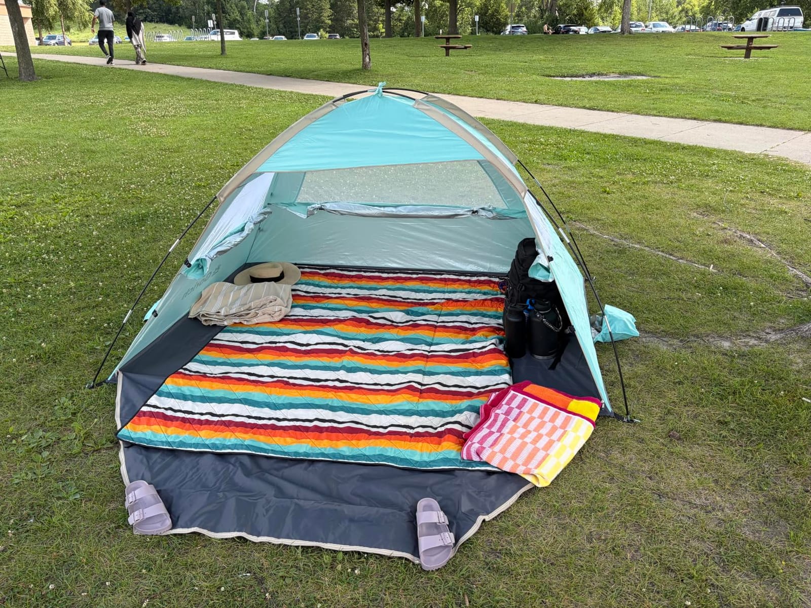 Gorich Beach Tent Sun Shelter for 3/4/6/8/10 Person with UPF 50＋ UV Protection, Lightweight & Easy Setup Beach Shade Canopy, Portable Beach Shade Tent Beach Cabana customer photo 2