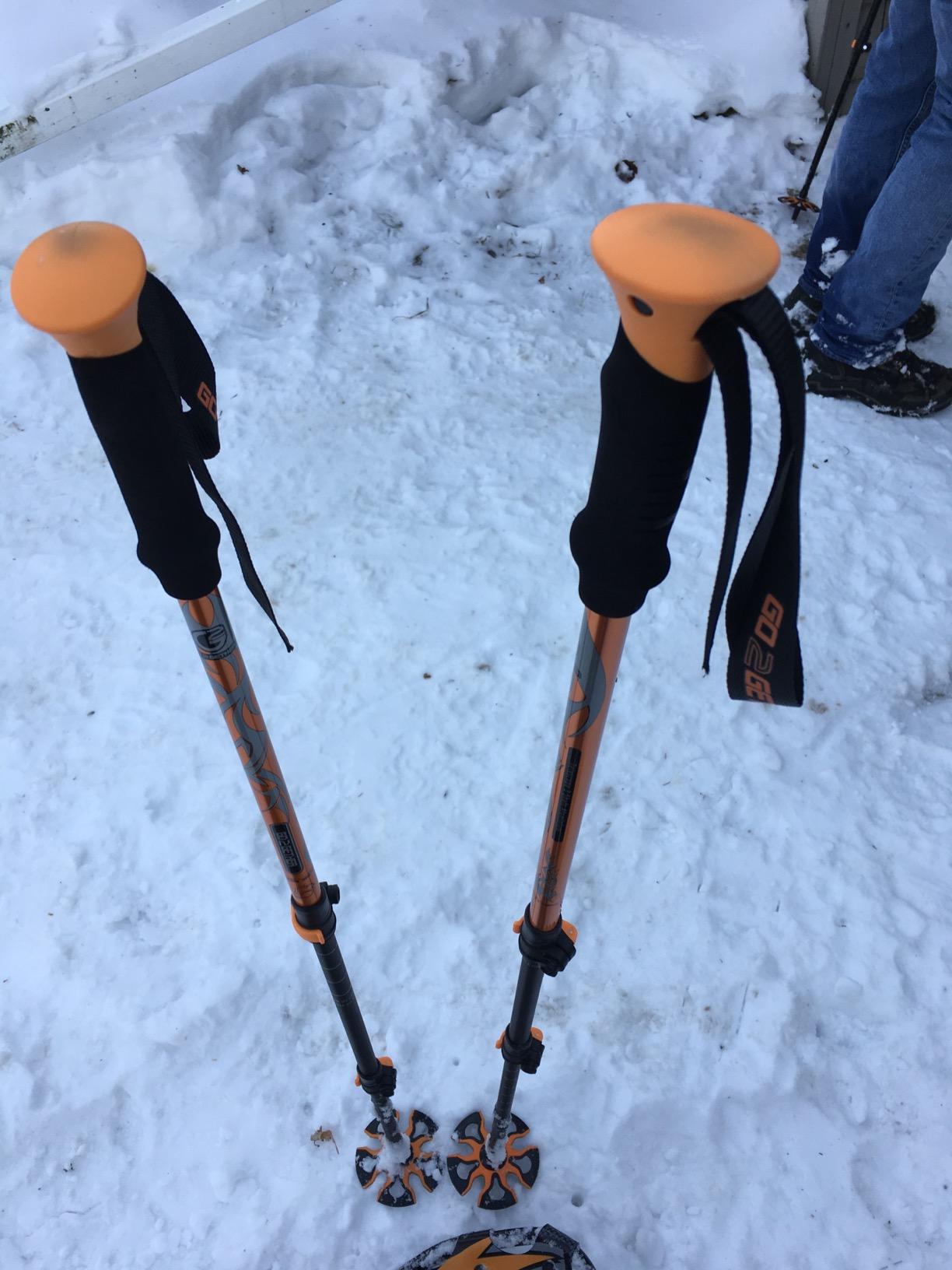G2 21/25/30/36 Inches Light Weight Snowshoes with Trekking Poles, Tote Bag, Special EVA Padded Ratchet Binding, Heel Lift, Toe Box(6 Colors Available) customer photo 1