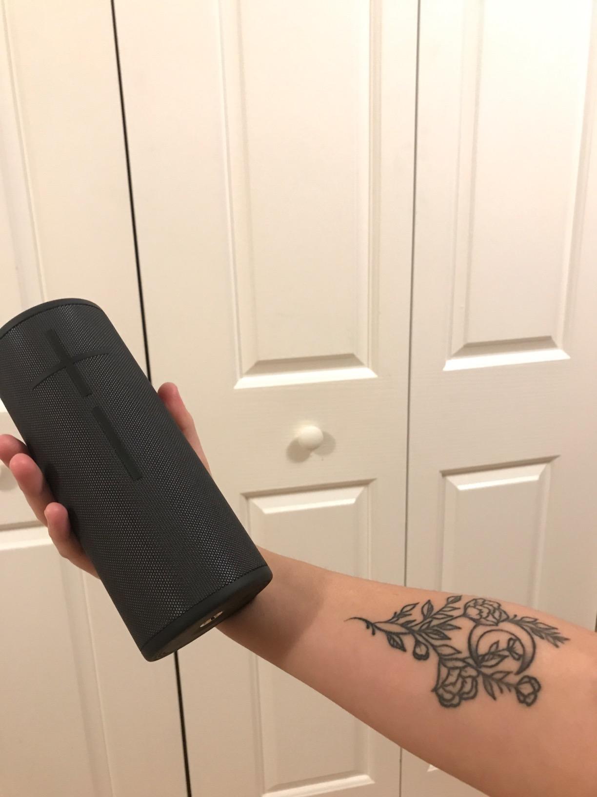 Ultimate Ears Boom 3 Wireless Bluetooth Speaker, Bold Sound + Deep Bass, Bluetooth, Magic Button, Waterproof, 15 Hours Battery, Range of 150 ft, Lagoon Blue customer photo 1