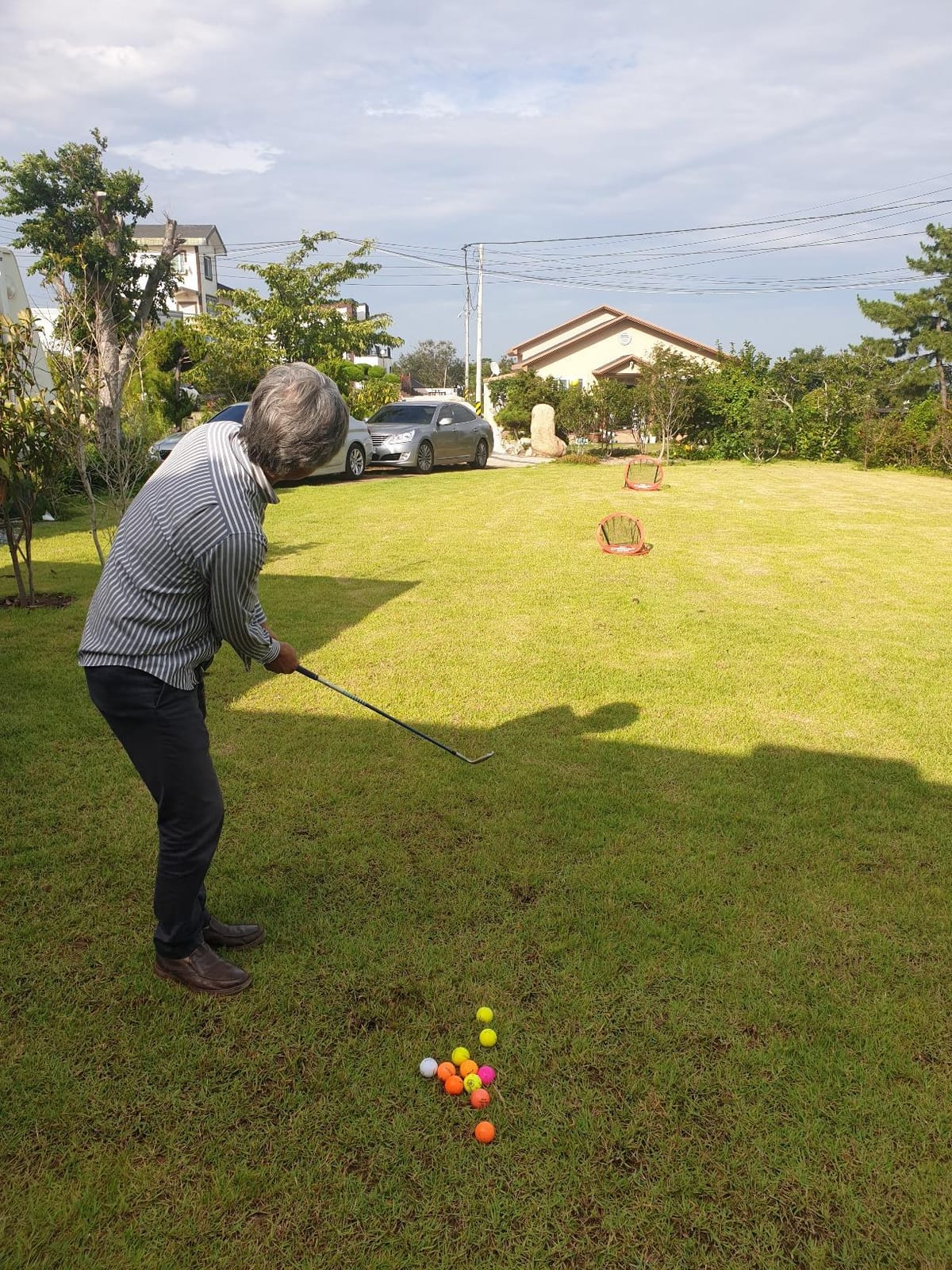 GoSports Chipster Pop-Up Golf Chipping Practice Net - Training Aid for Precision and Distance - Outdoor and Indoor Practice - Golf Gift customer photo 1