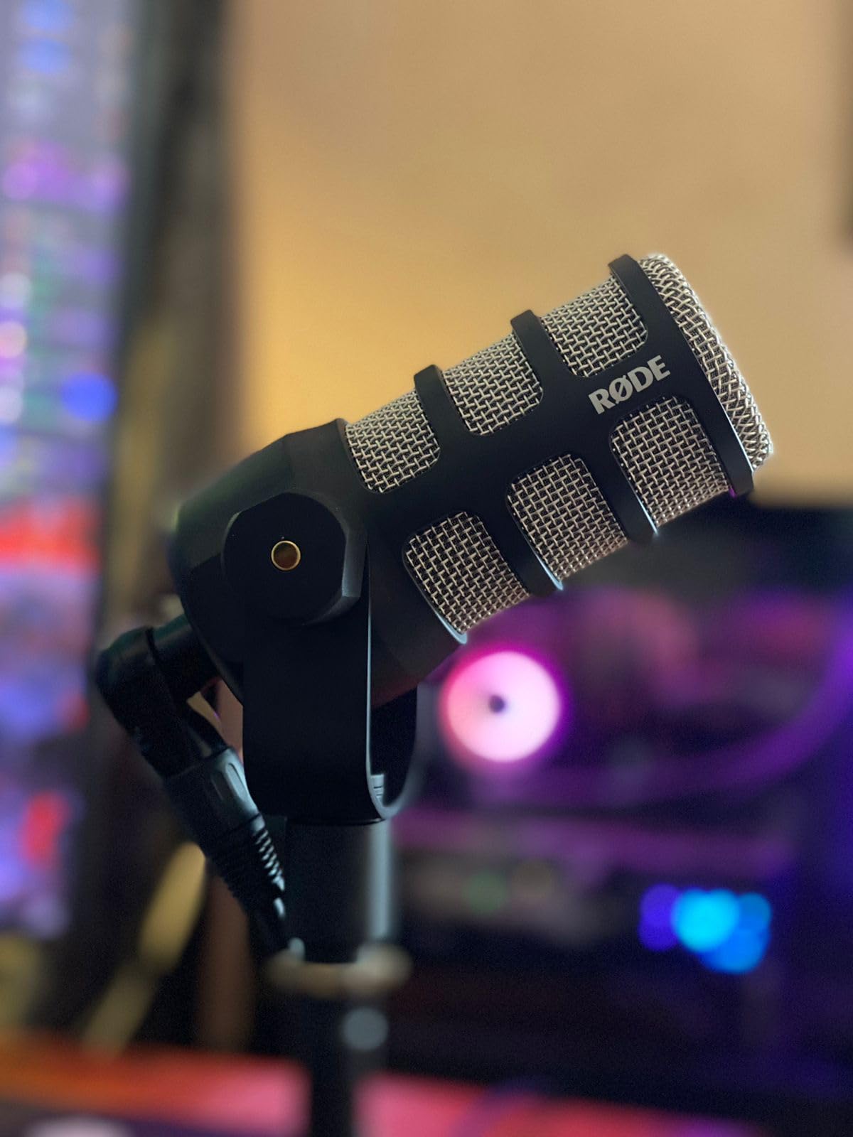 RØDE PodMic Cardioid Dynamic Broadcast Microphone, XLR customer photo 2