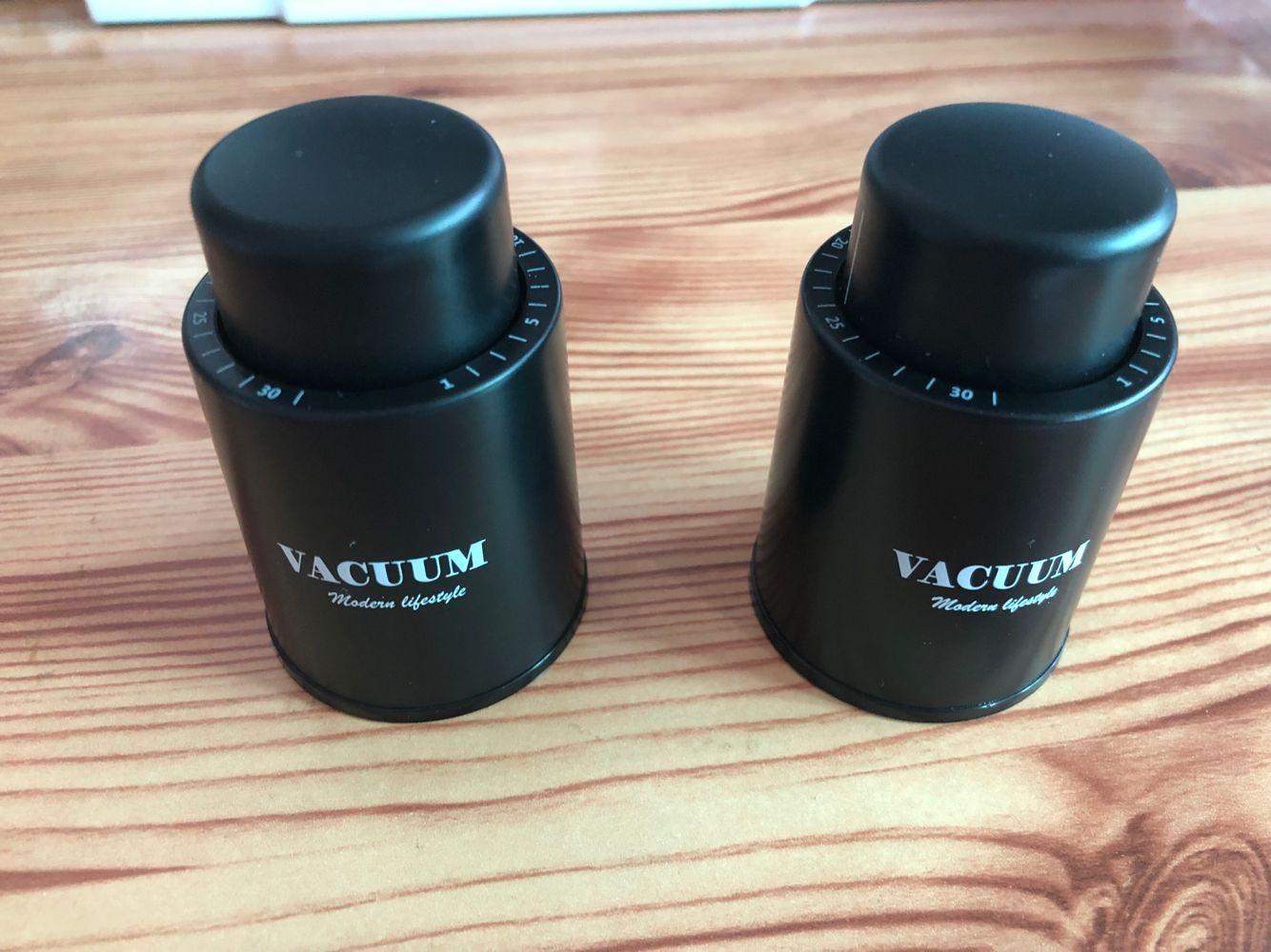 [2 PACK] Wine Bottle Stoppers,Real Vacuum Stoppers,Reusable Wine Preserver,Wine Corks Keep Fresh,Best Christmas and Birthday Gifts for Wine Lovers. customer photo 2