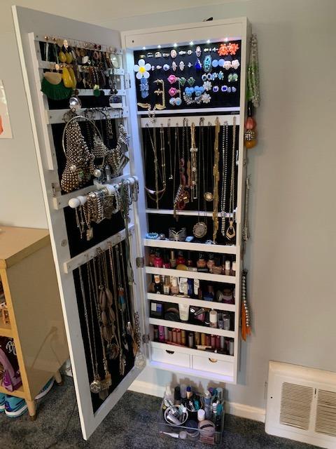 SONGMICS Mirror Jewelry Cabinet Armoire, Wall or Door Mounted, Lockable customer photo 2