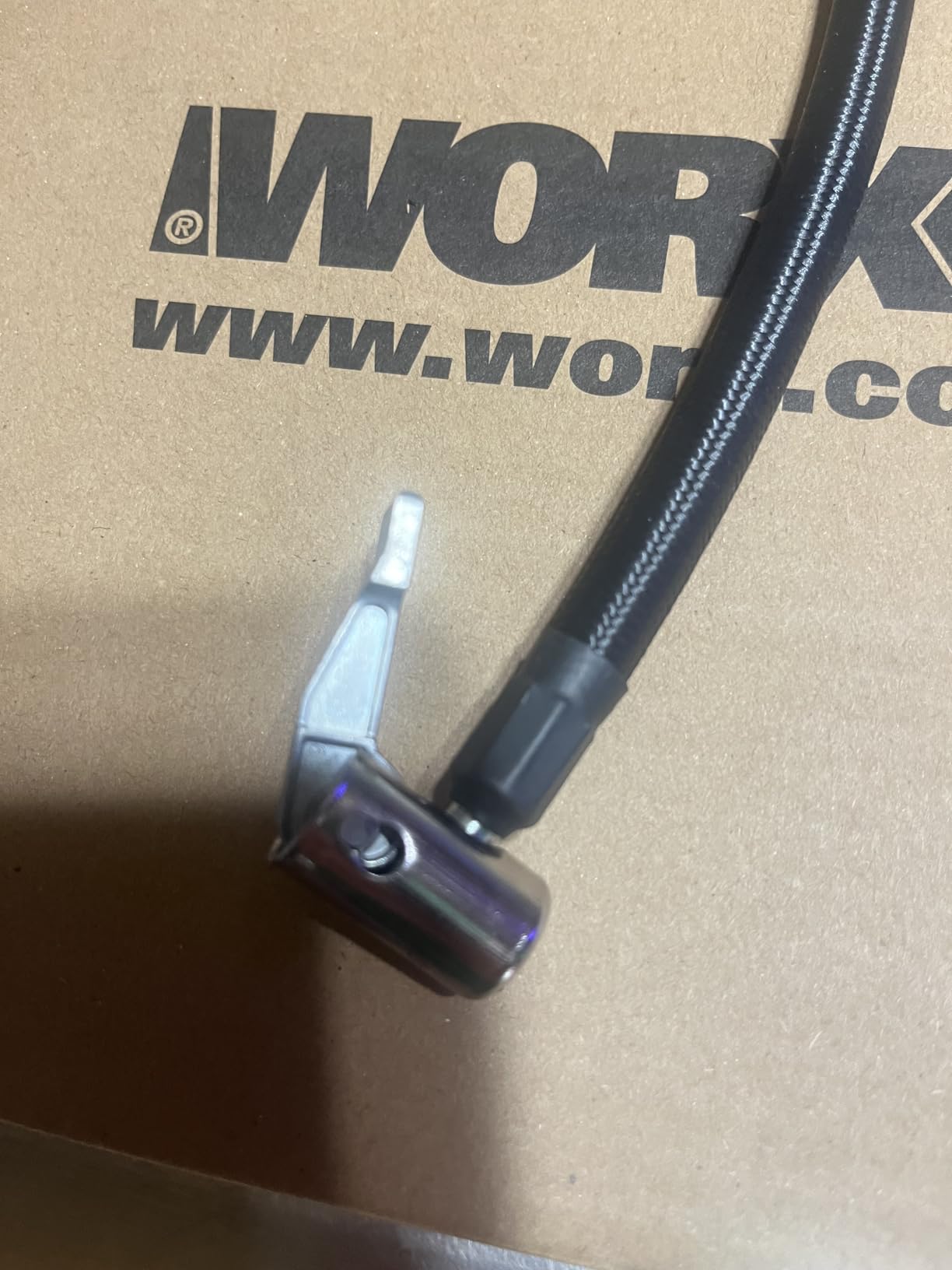 WORX Cordless Tire Inflator 20V Air Compressor, WX092L customer photo 2