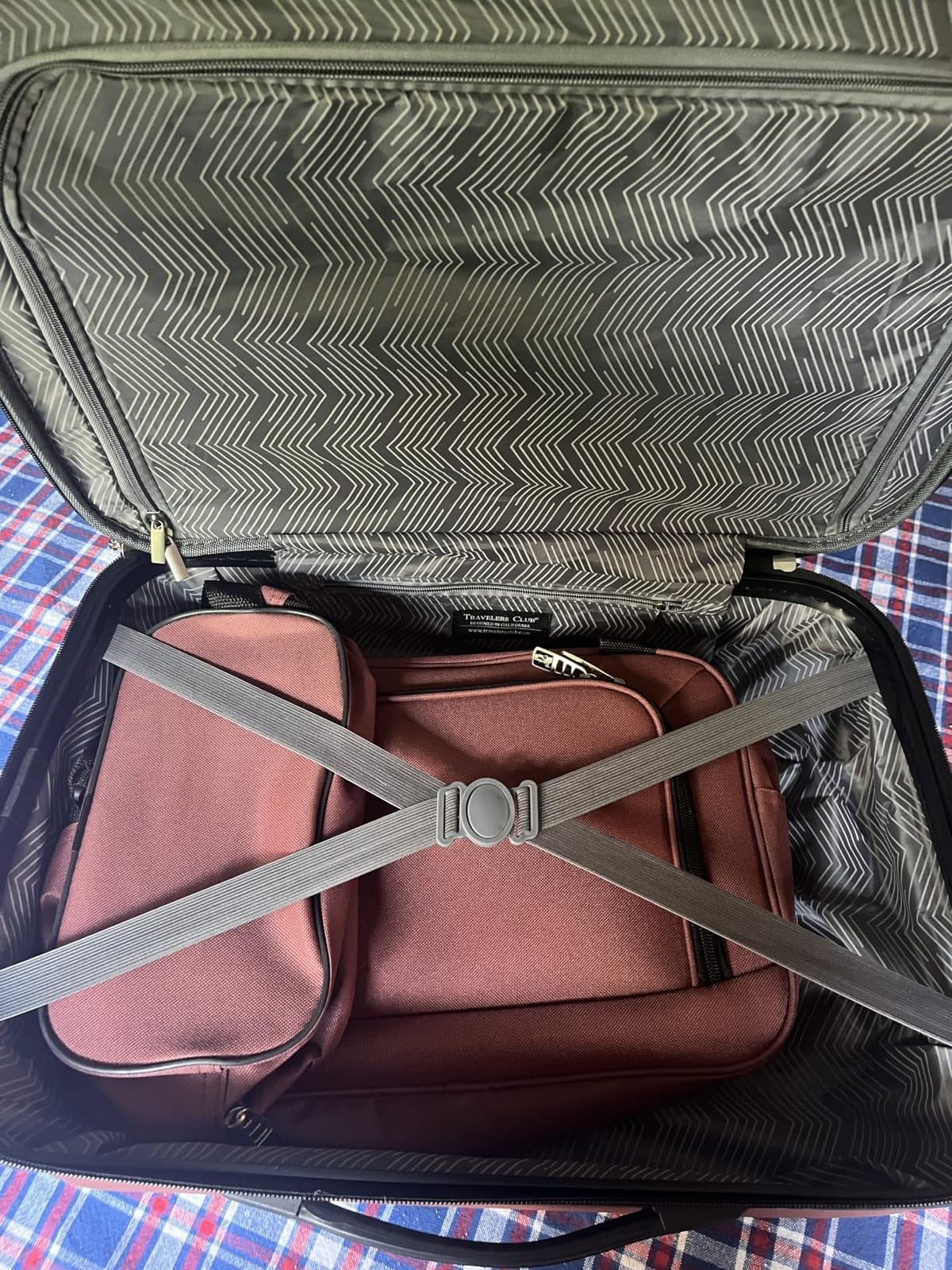 Travelers Club Chicago Hardside Expandable Spinner Luggage, Charcoal, 20