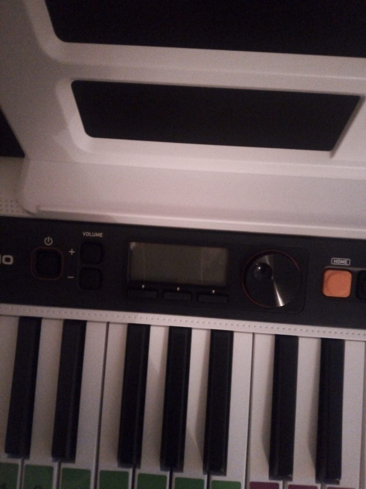 Casio Casiotone CT-S200 – 61-Key Portable Keyboard for Beginners | 400 Tones, 77 Rhythms, LCD Display, Dance Music Mode, USB-MIDI, Stereo Speakers | Includes Power Supply & Music Rest | Black customer photo 2