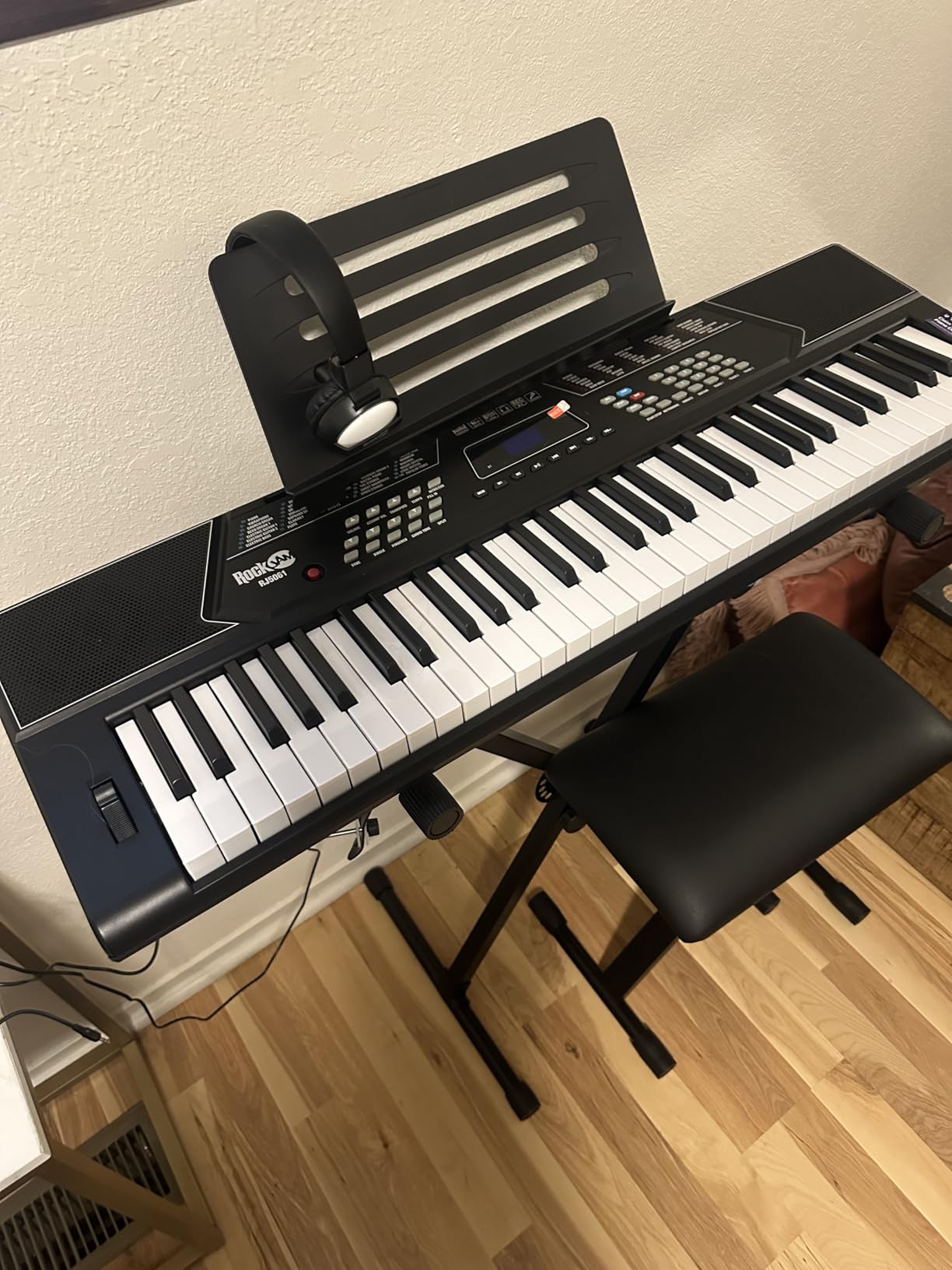 RockJam RJ5061 61 Key Keyboard Piano Kit with Stand, Bench & Headphones customer photo 1