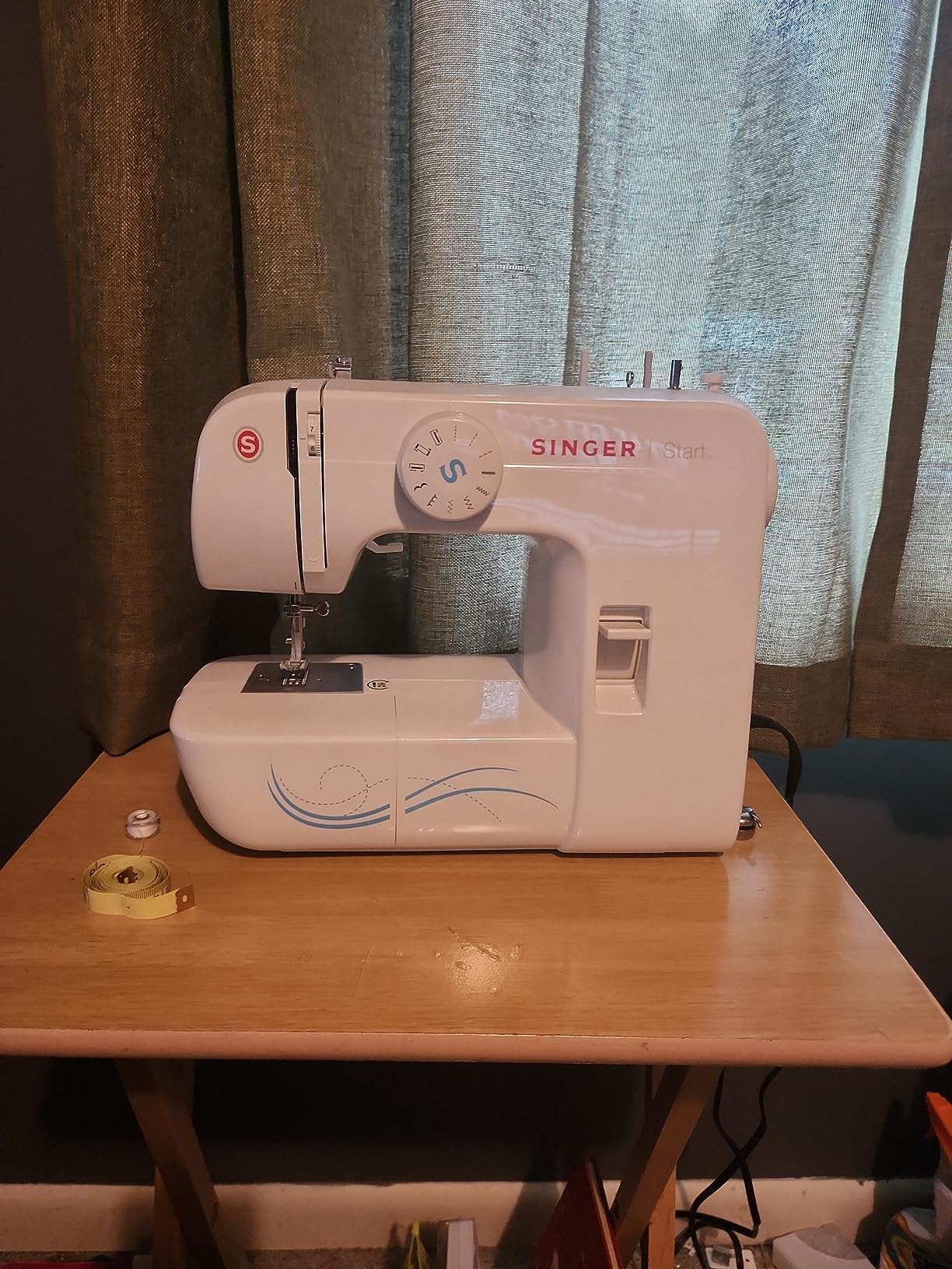 SINGER® M1500 Lightweight & Portable Sewing Machine with Accessory Kit customer photo 2