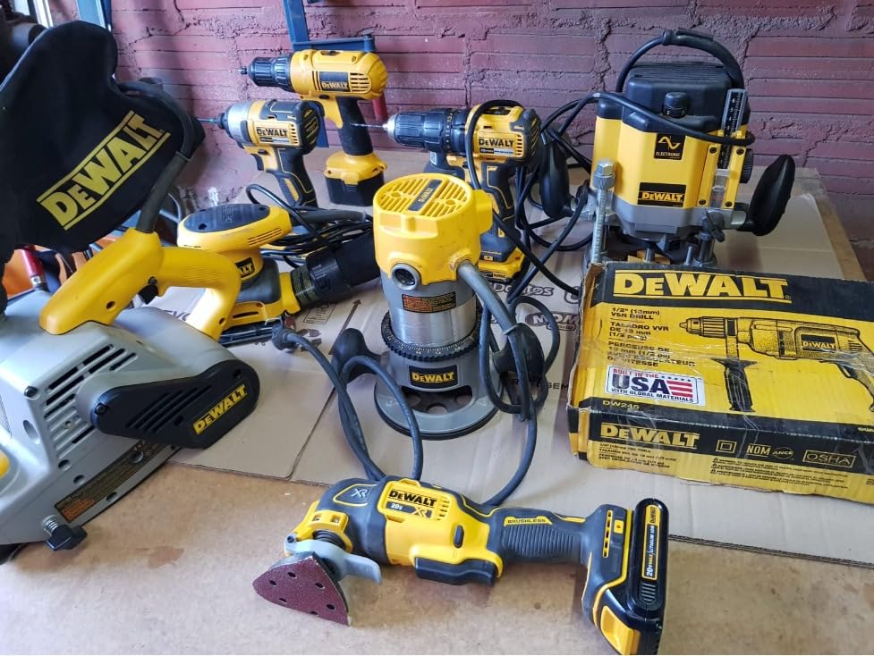 DEWALT 20V MAX XR Oscillating Tool Kit with Blades, 3 Speed Cordless Brushless Multitool, Up to 20,000 OPM, LED Light, Battery and Charger Included (DCS356C1) customer photo 1