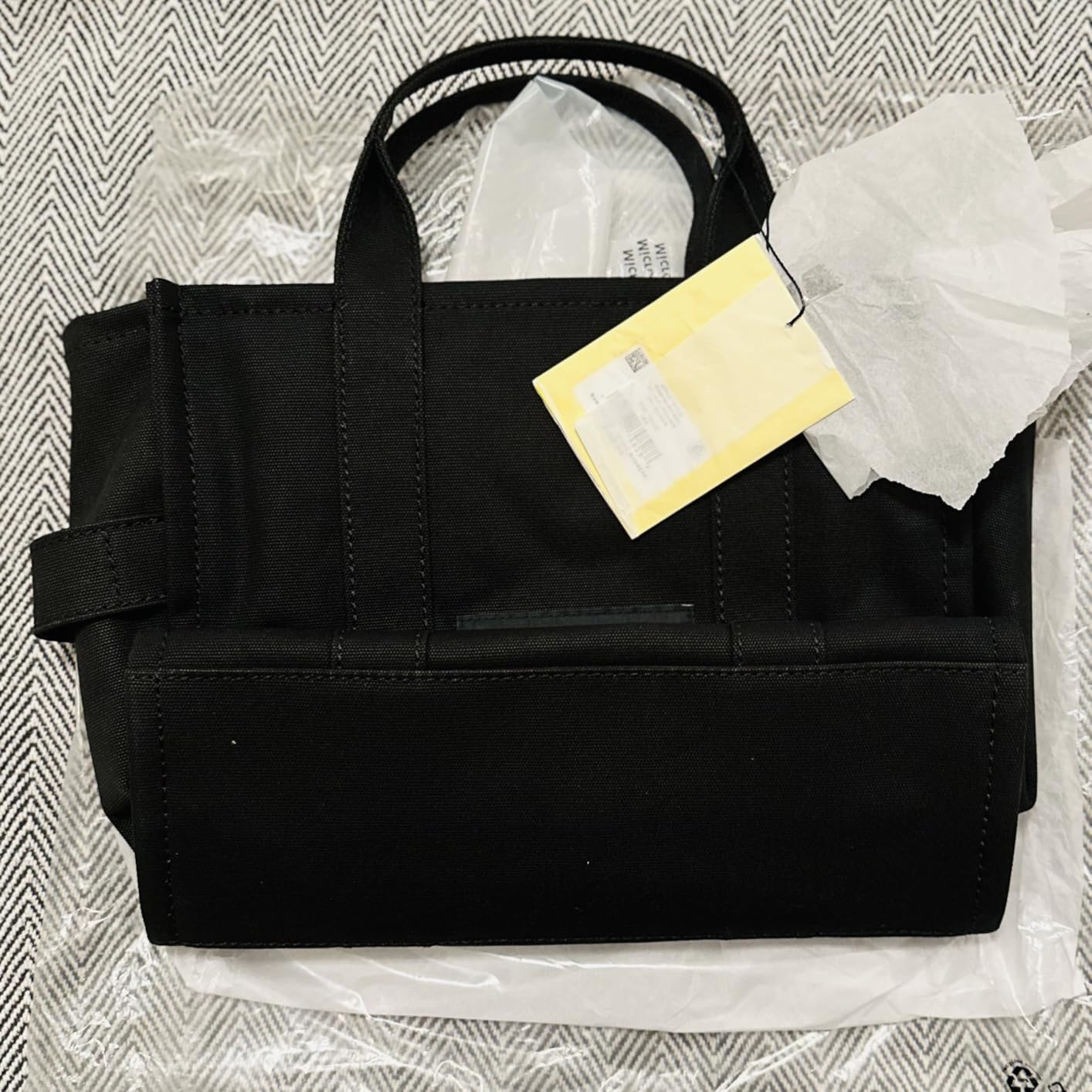 Marc Jacobs Women's The Medium Tote Bag customer photo 1