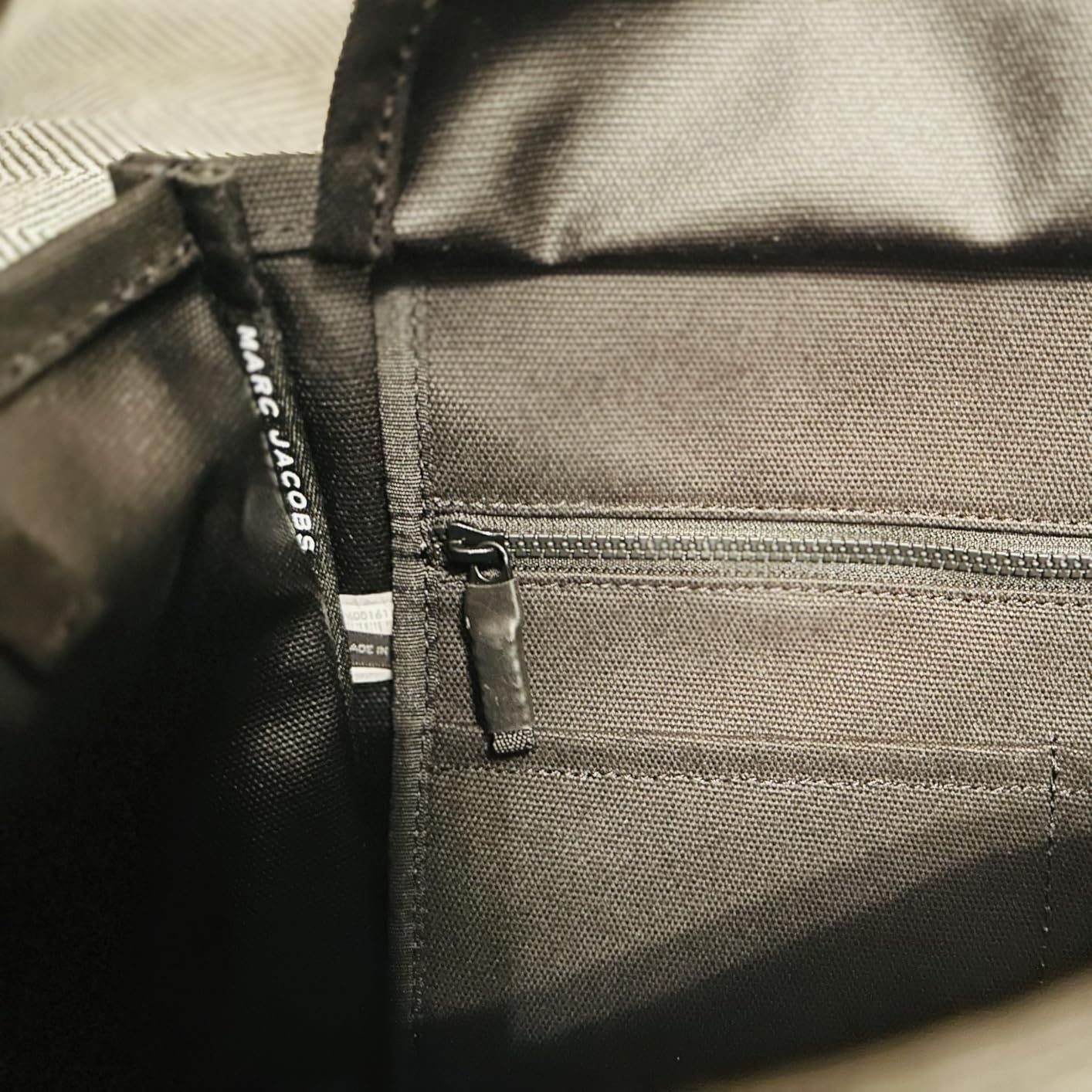 Marc Jacobs Women's The Medium Tote Bag customer photo 2