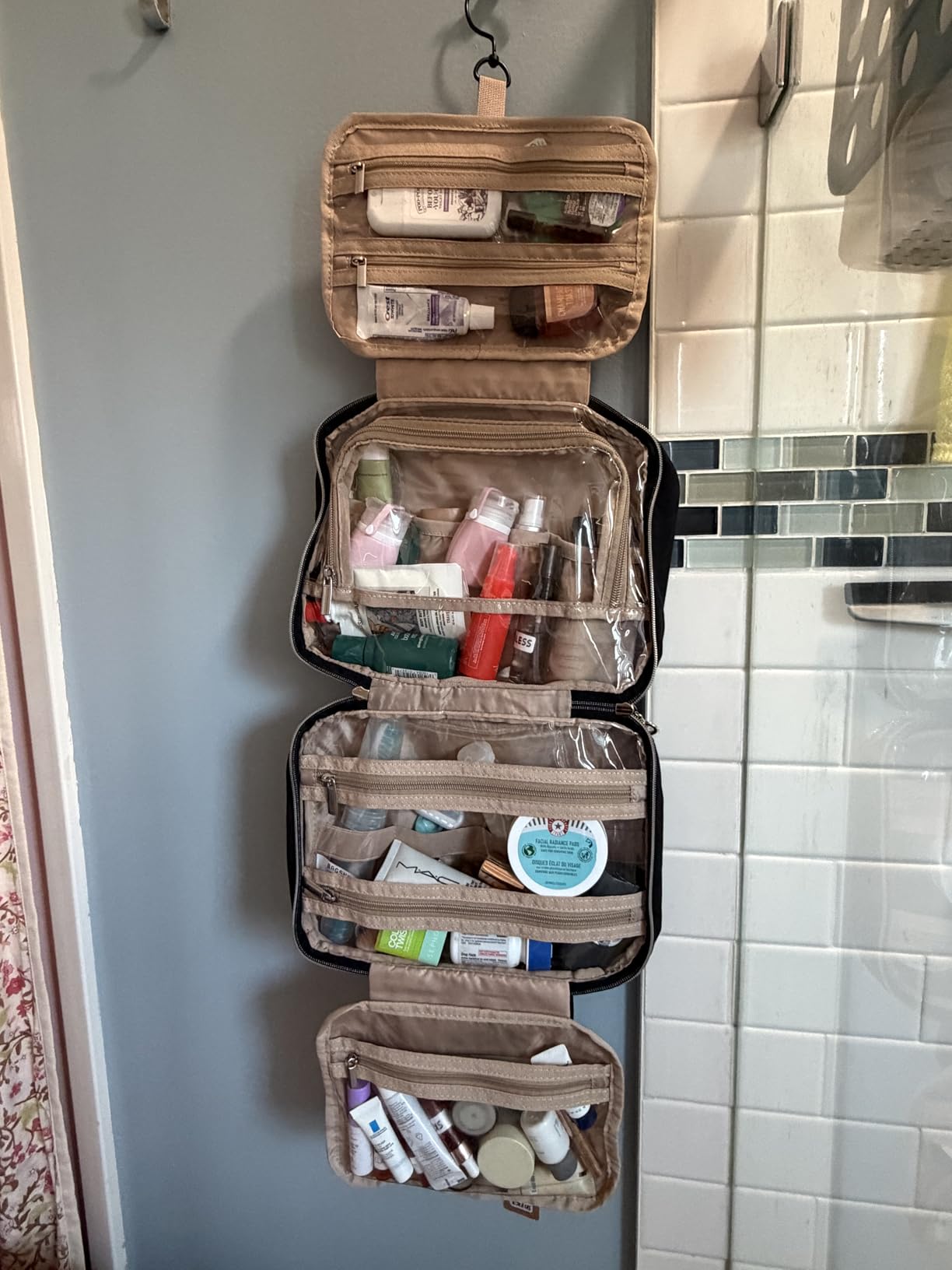 BAGSMART Toiletry Bag Hanging Travel Makeup Organizer with TSA Approved Transparent Cosmetic Bag Makeup Bag for Full Sized Toiletries, Medium-Black customer photo 2