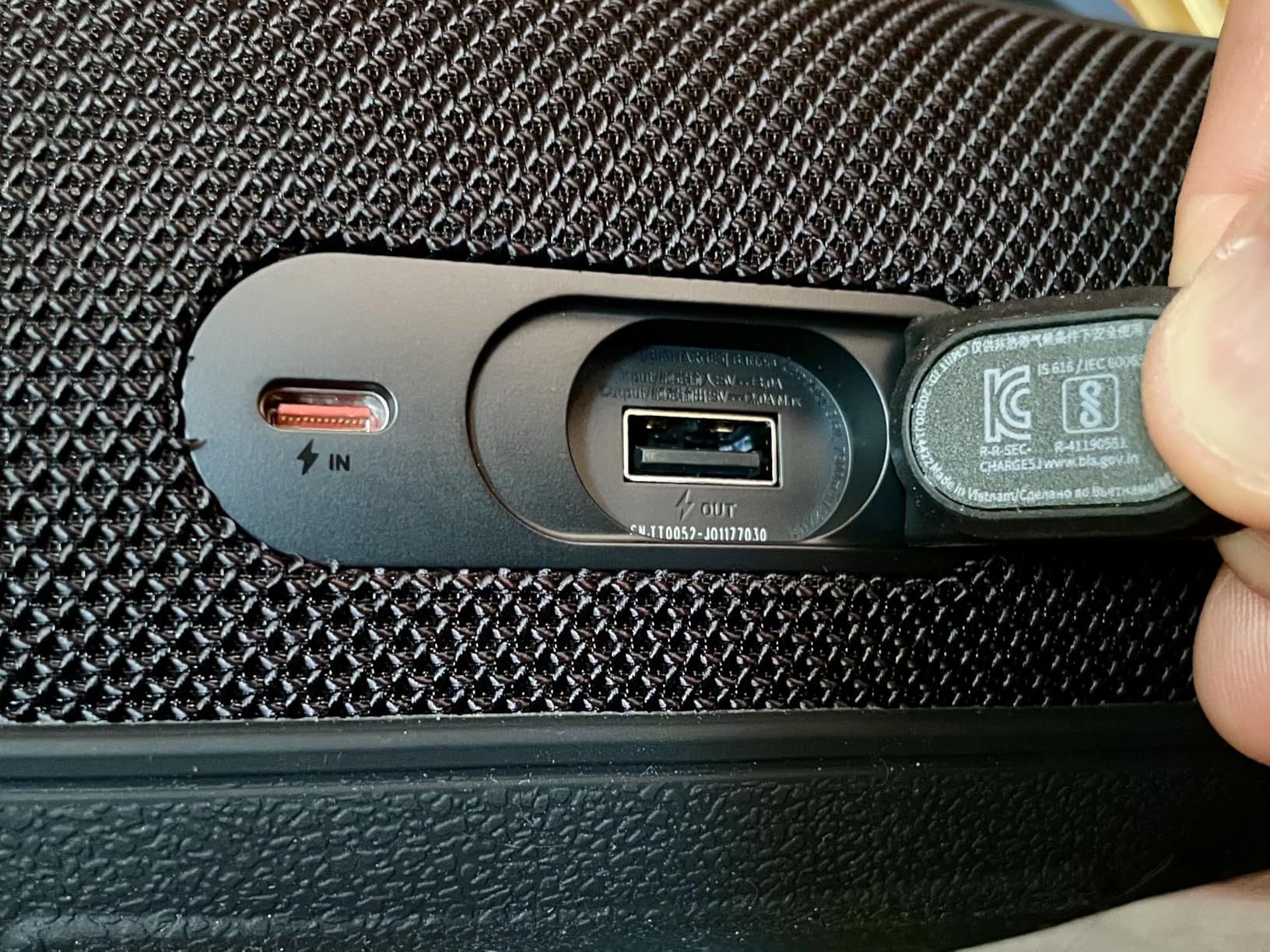 JBL Charge 5 - Portable Waterproof Speaker - Black customer photo 1