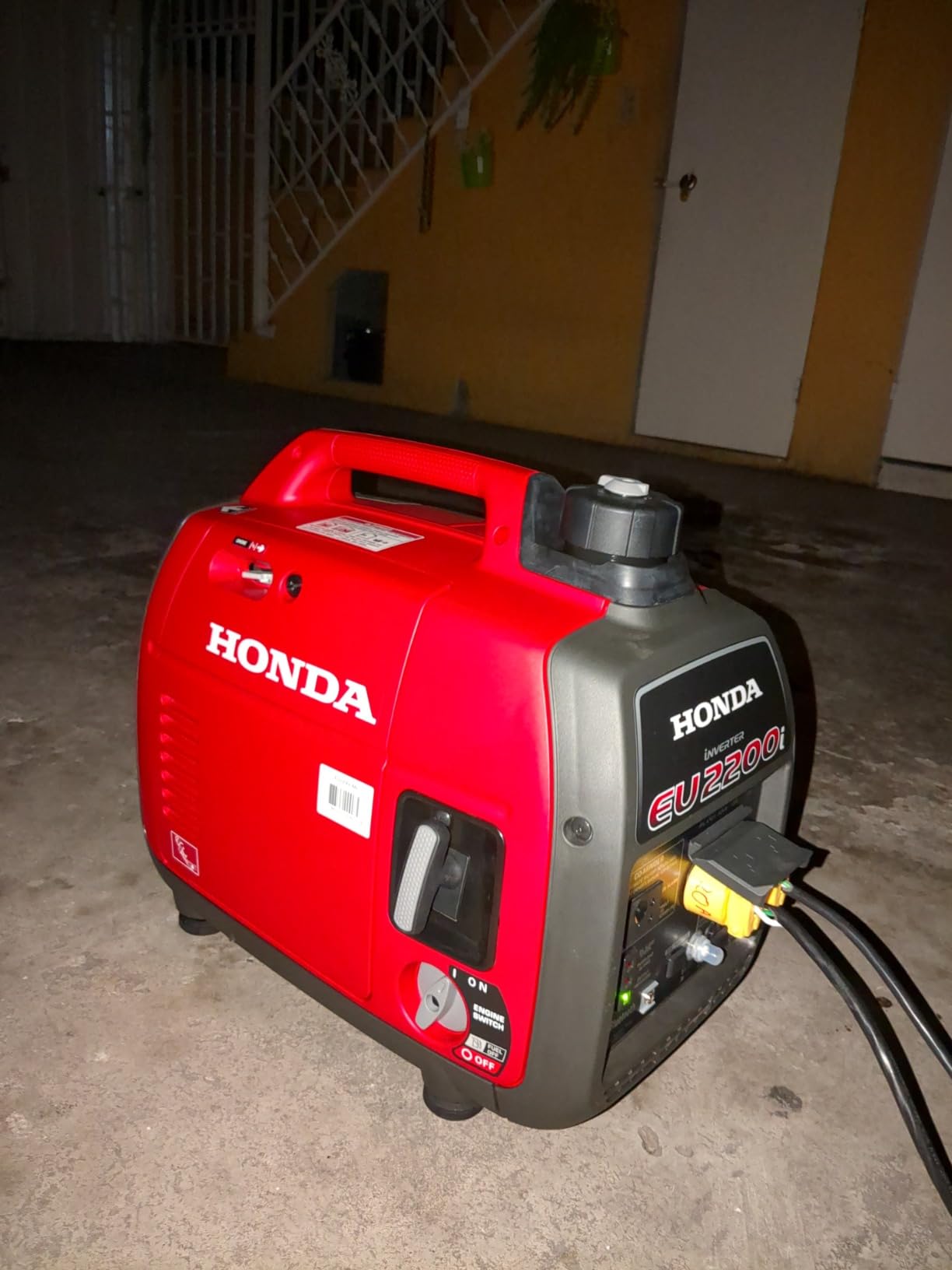 Honda EU2200i 2200 Watt Inverter Generator (EU2200ITAN) customer photo 2