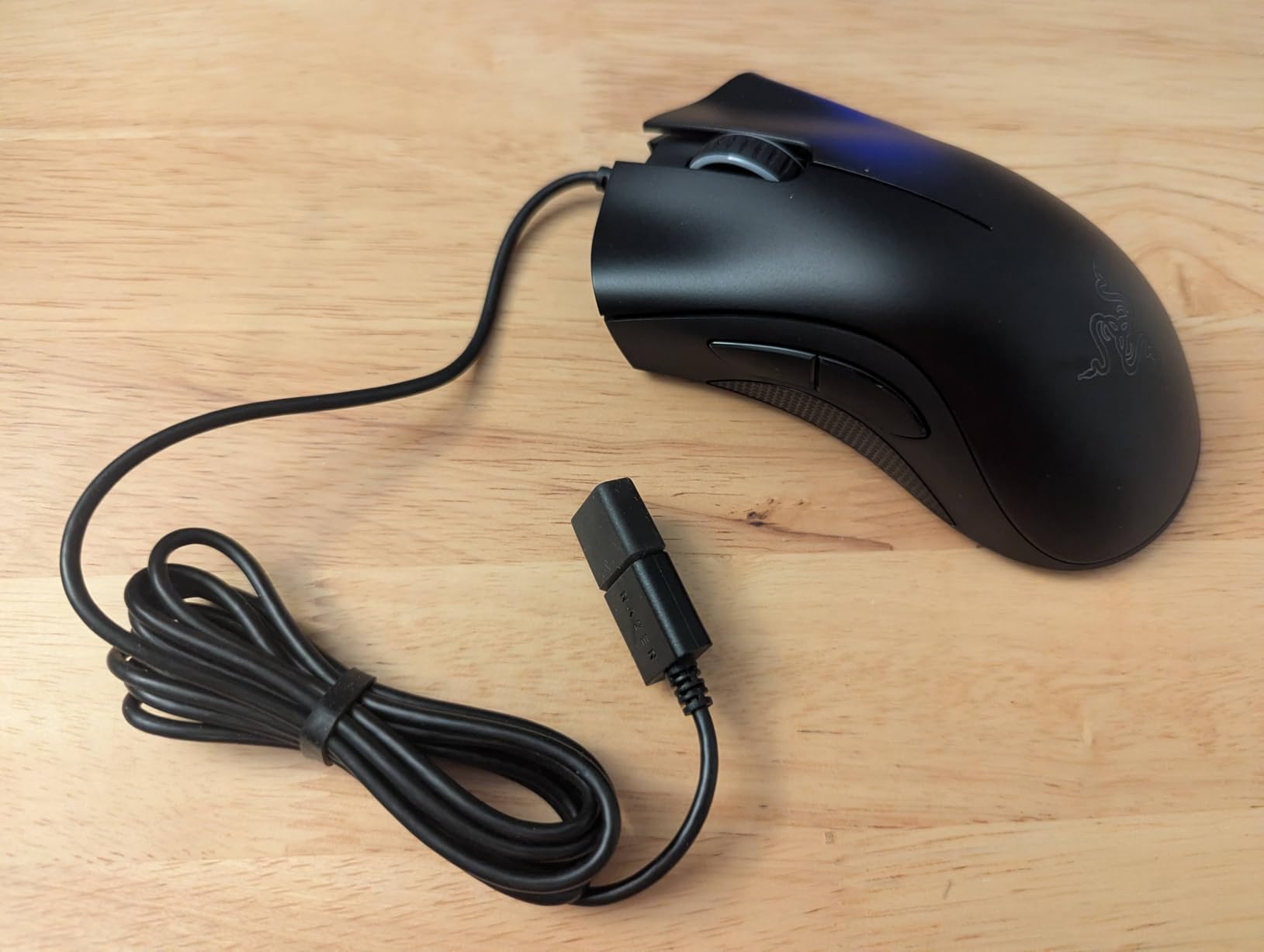 Razer DeathAdder Essential Ergonomic Wired Gaming Mouse, Black customer photo 2