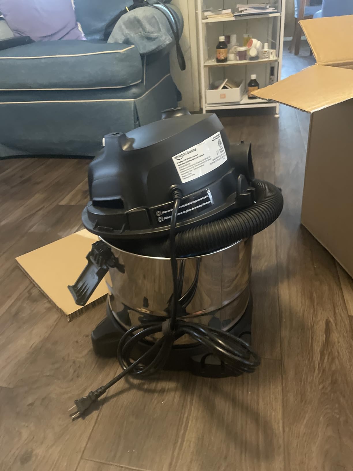 Amazon Basics Wet Dry Shop Vacuum Cleaner, 4 Gallon, 3 HP Stainless Steel, Grey/Black customer photo 2
