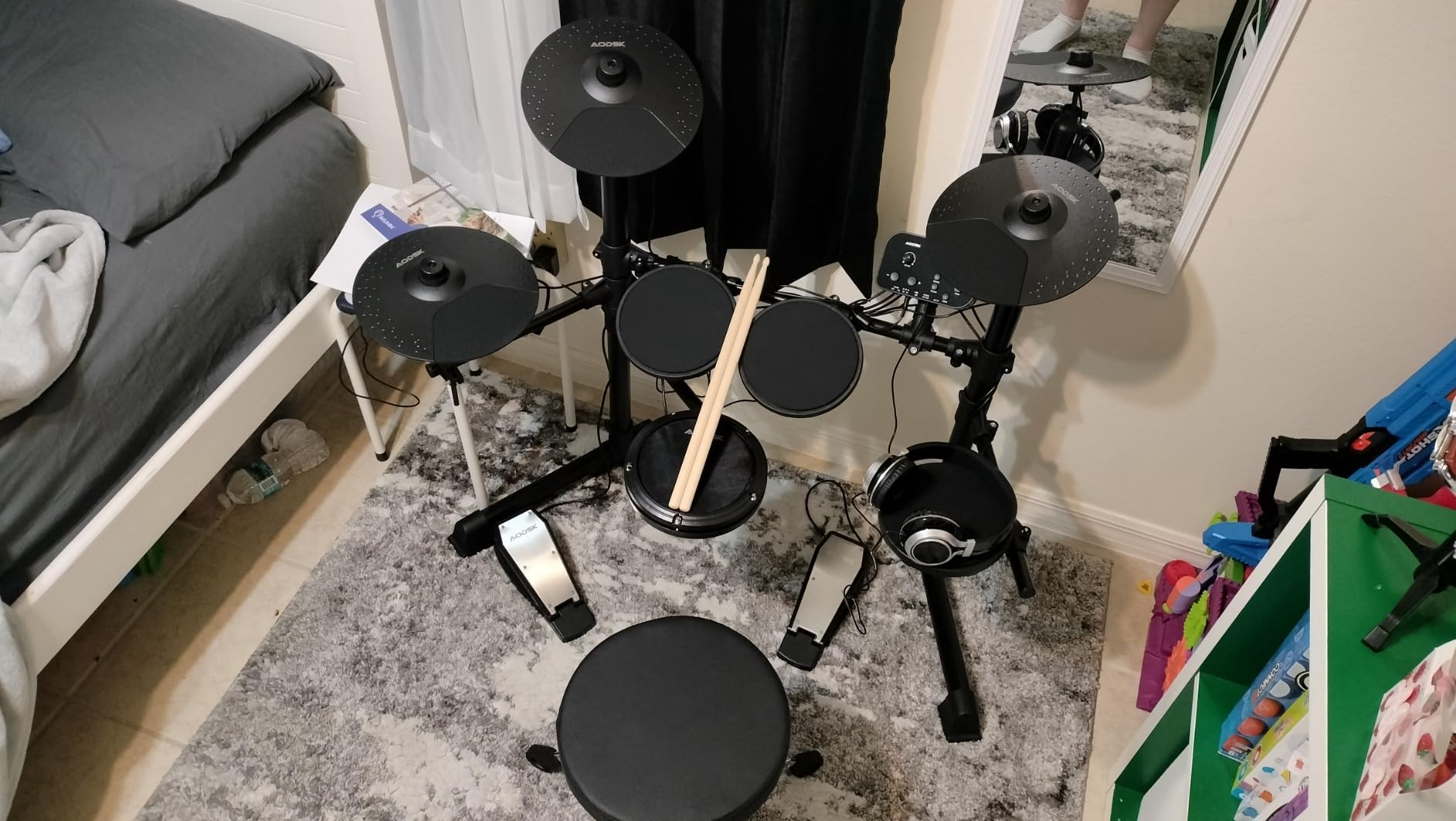AODSK Electric Drum Set For Beginner 150 Sounds,4 Quiet Drum Pads 2 Pedals customer photo 2