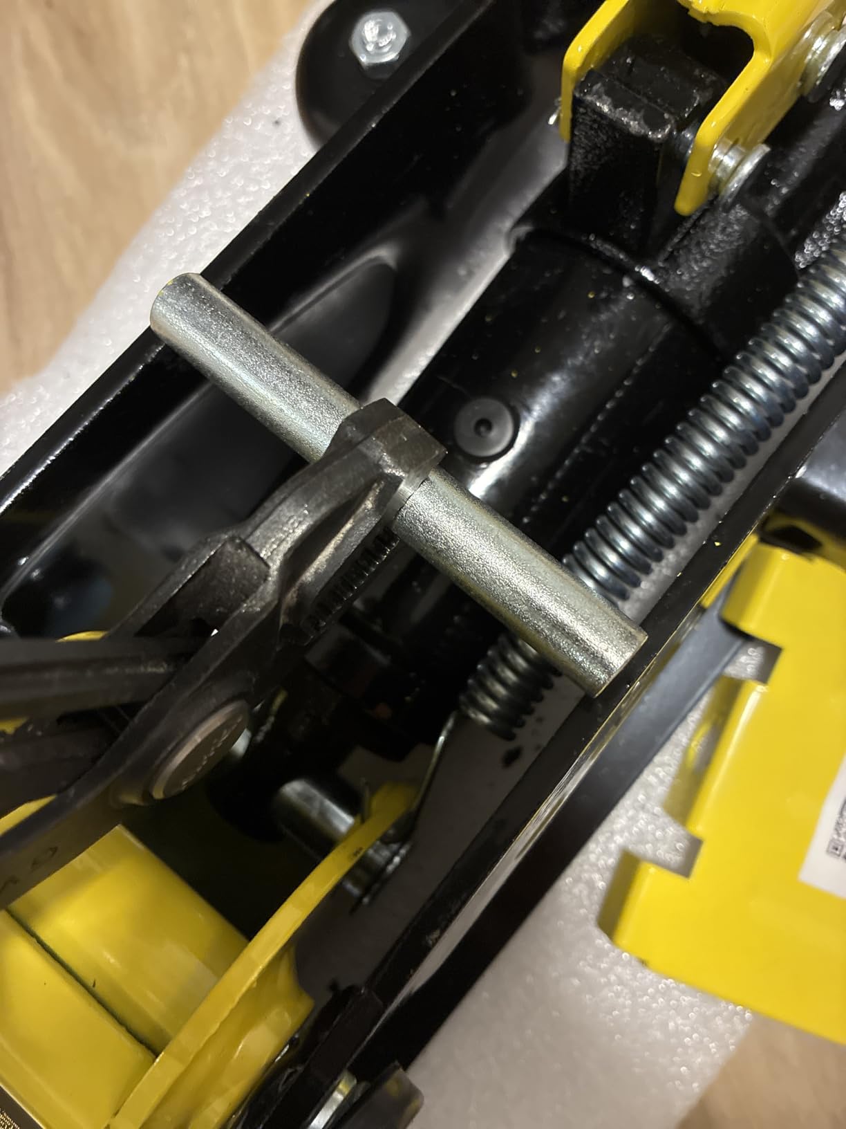 VEVOR 2.5 Ton Low Profile Heavy-Duty Steel Racing Floor Jack customer photo 1