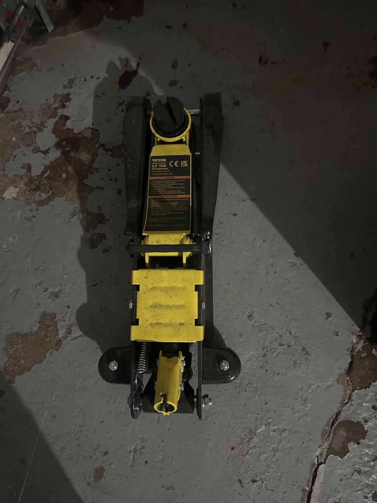 VEVOR 2.5 Ton Low Profile Heavy-Duty Steel Racing Floor Jack customer photo 2