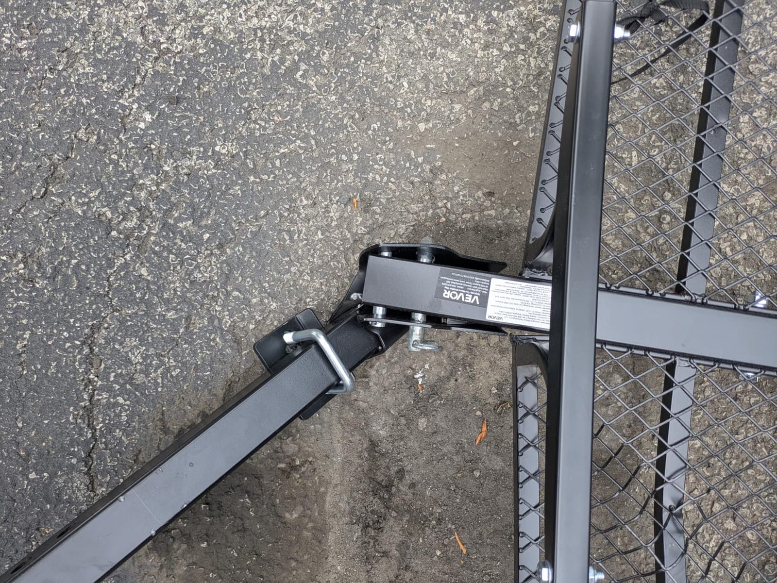 VEVOR 60 x 24 x 6 in Folding Hitch Cargo Carrier 500lbs Capacity customer photo 2
