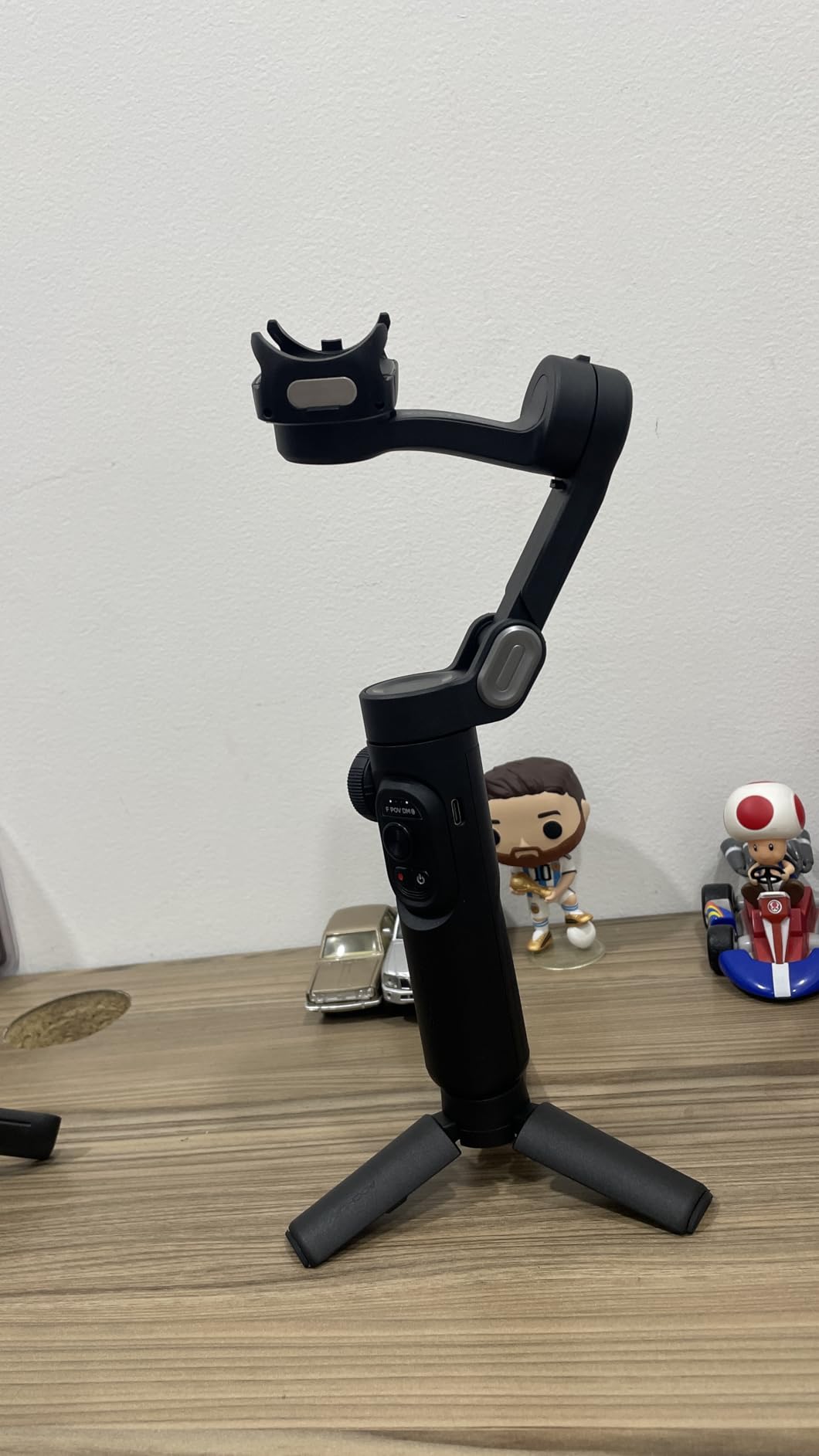 AOCHUAN Smart XE 3-Axis Gimbal Stabilizer for iPhone&Android,Foldable customer photo 2