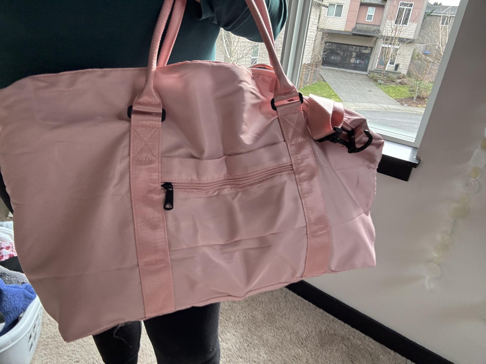 TOPBAG Travel Duffle Bag, Waterproof Weekender Carry On Tote Bags for Women, Sport Gym Bag for Men, Hospital Bag for Labor and Delivery, Overnight Luggage Bag with Trolley Sleeve Coral Pink customer photo 2