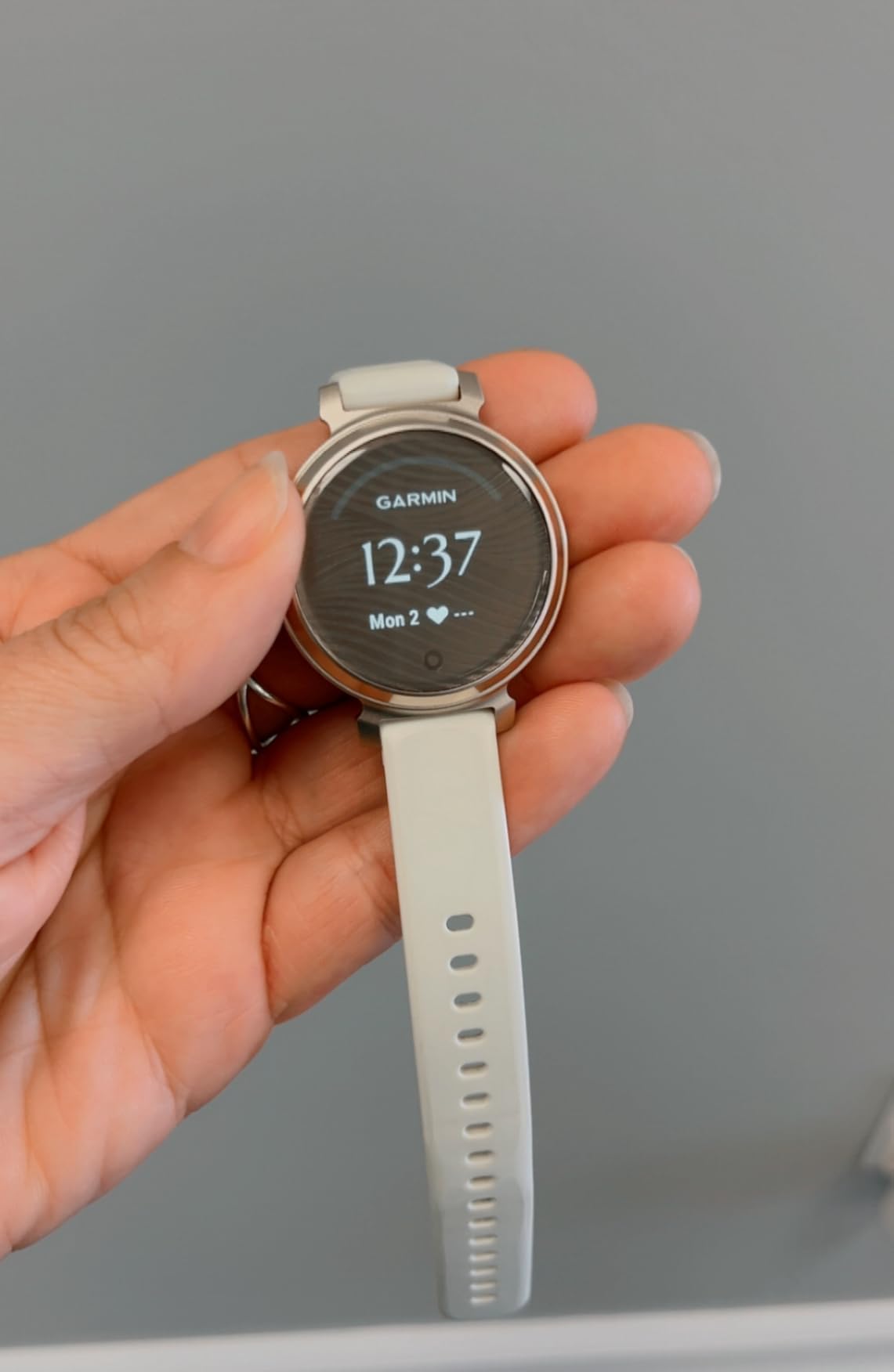 Garmin Lily® 2, Small & Stylish Smartwatch, 35mm, Coconut customer photo 1