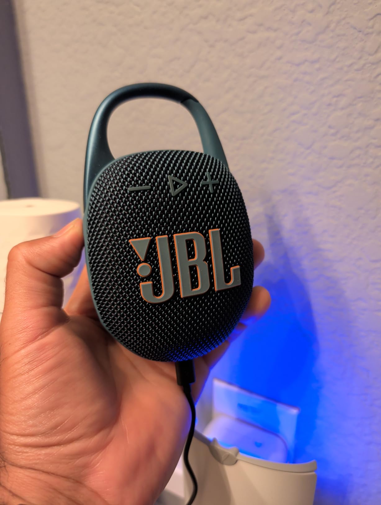 JBL Clip 5 - Ultra-Portable Waterproof Speaker - Purple customer photo 1